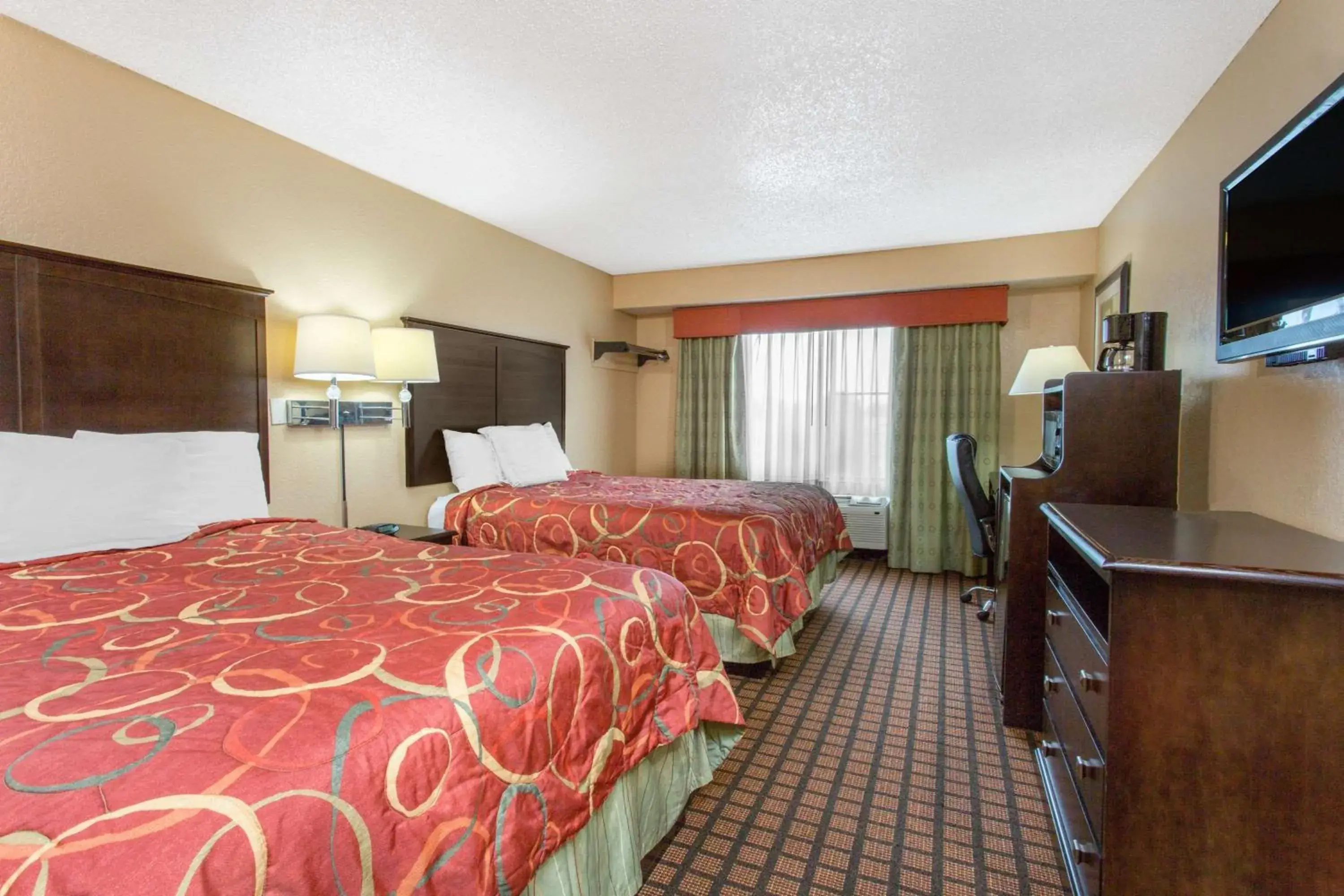 Photo of the whole room in Super 8 by Wyndham Texarkana AR