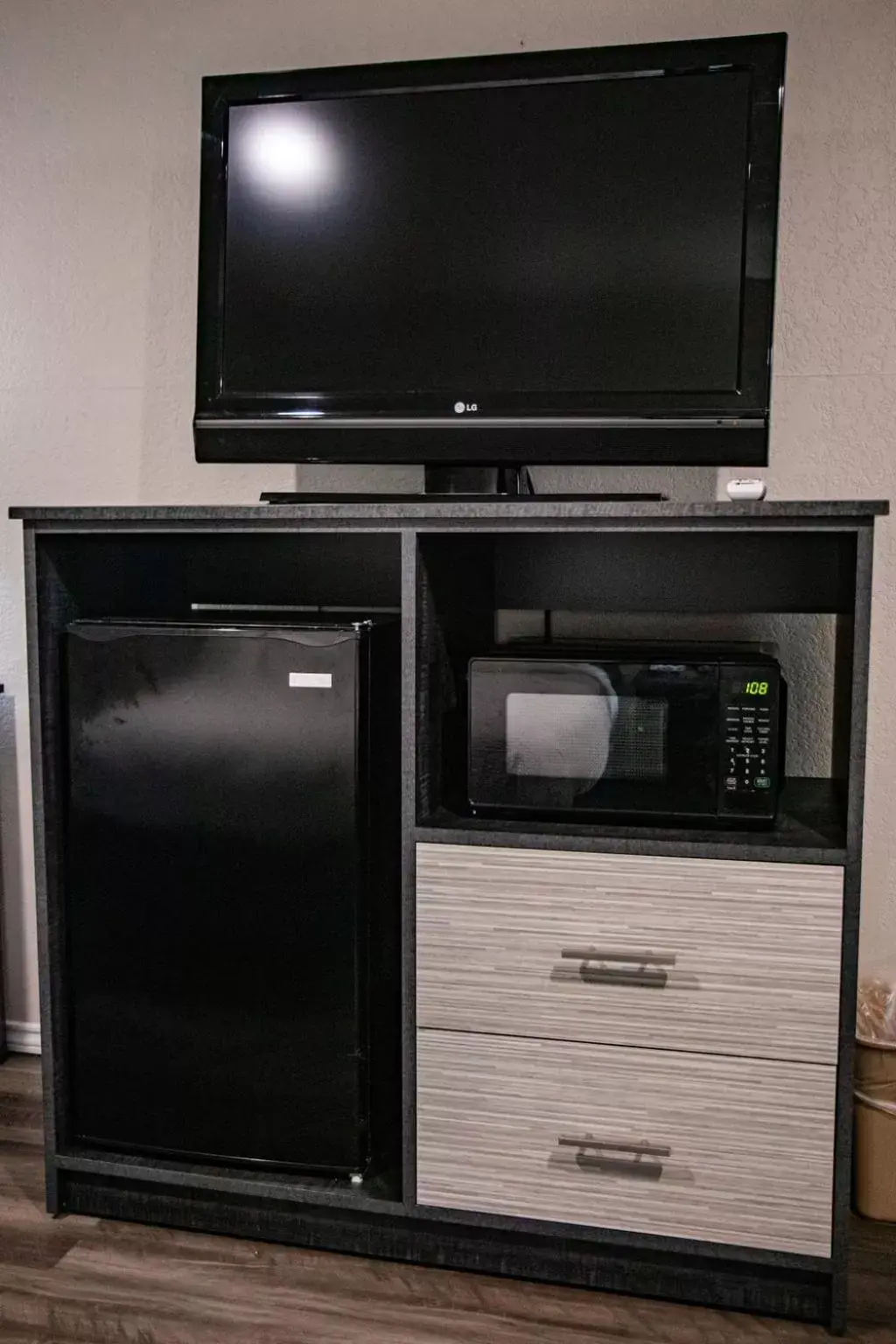 TV/Entertainment Center in Salt Creek Lodge