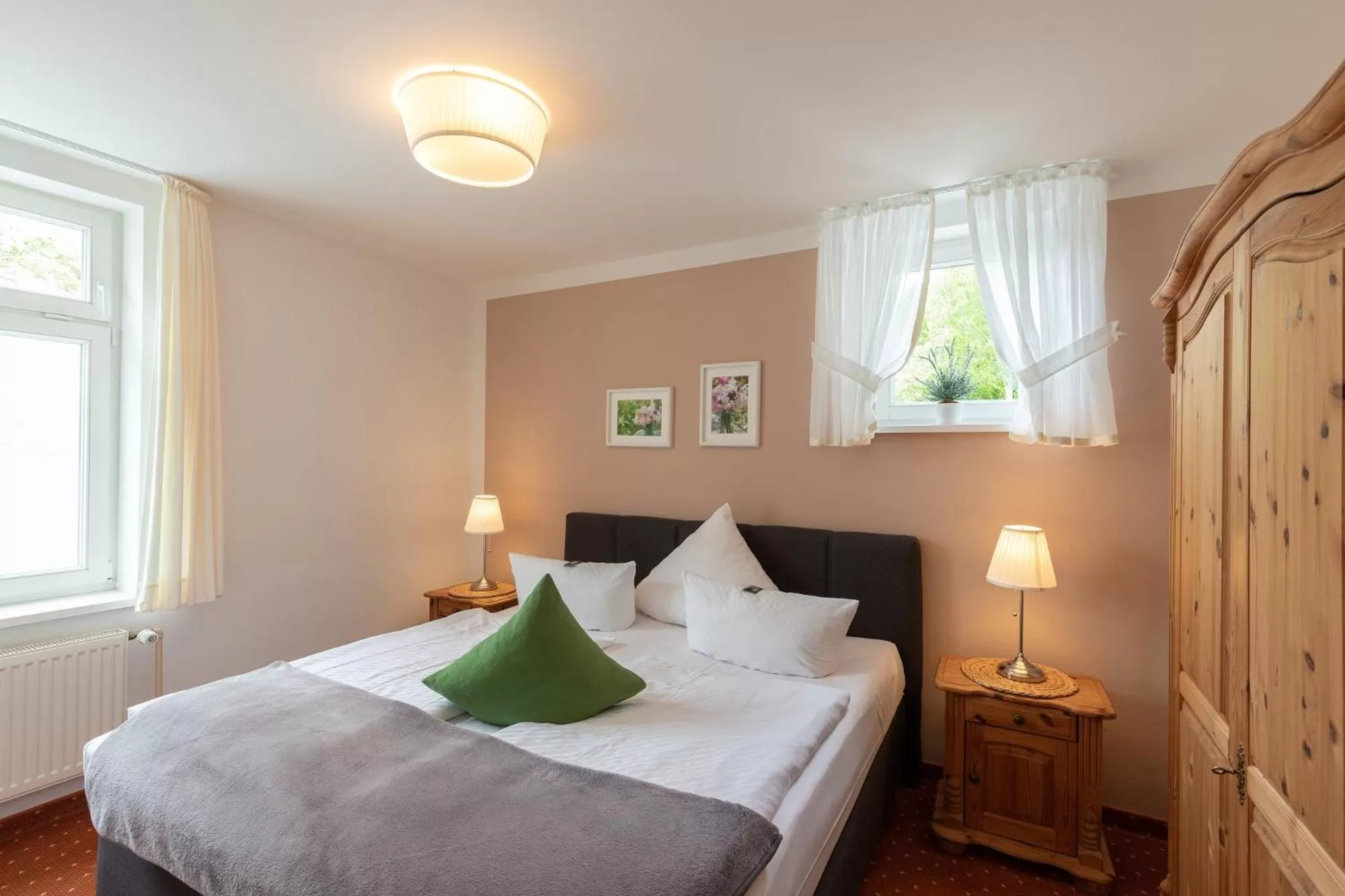 Bed in Seehotel Lindenhof