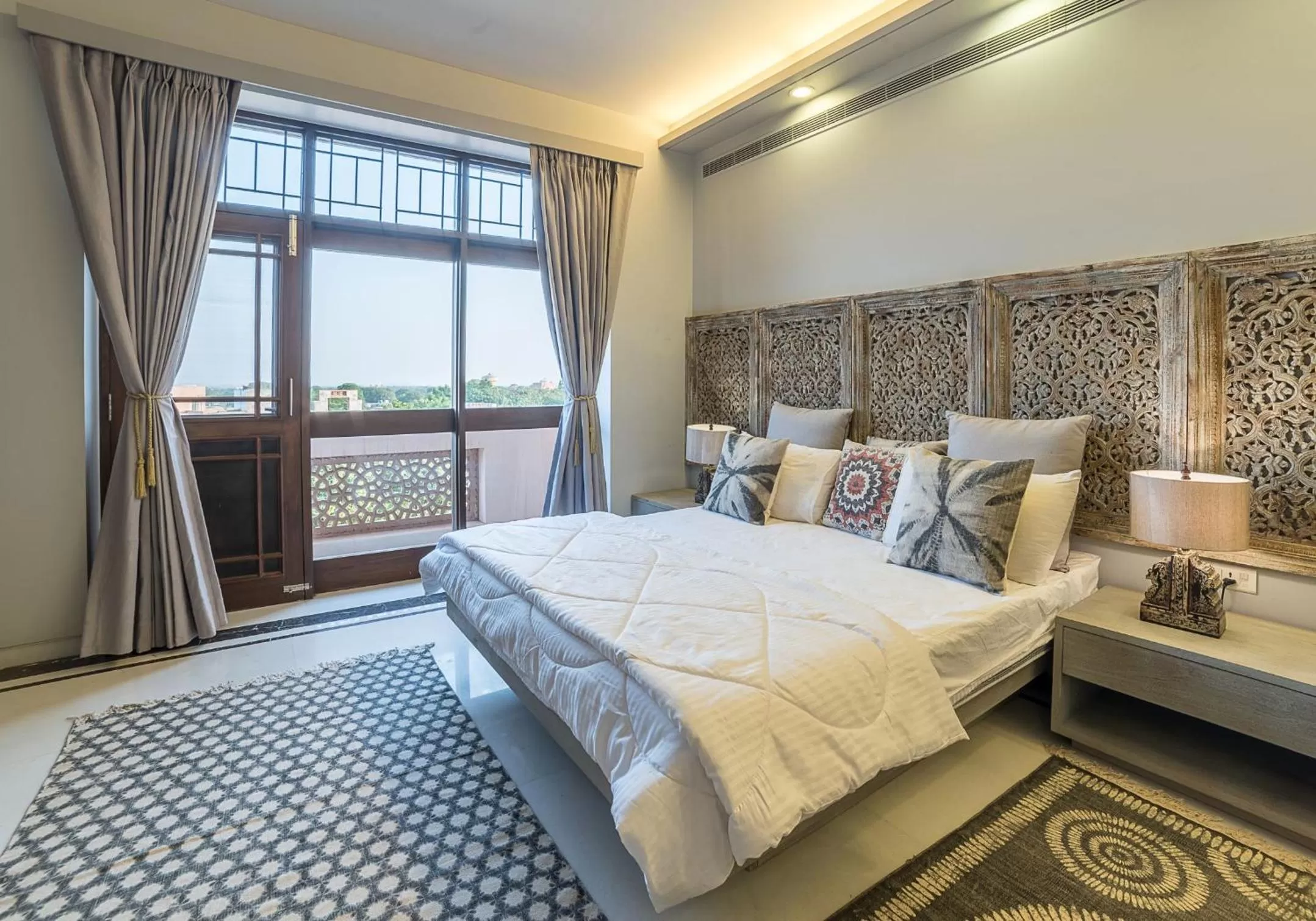 Bed in The Almond Tree