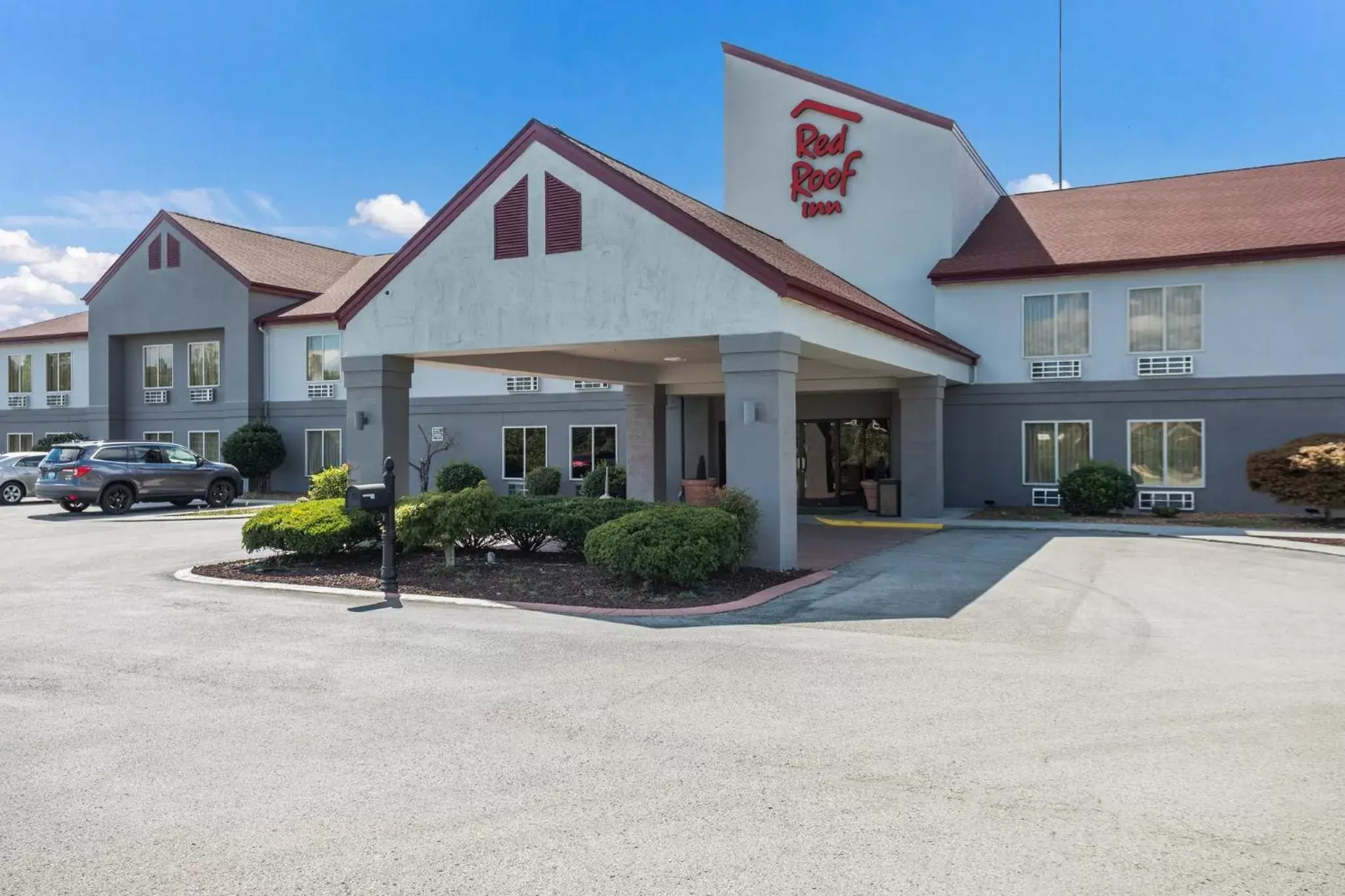 Property Building in Red Roof Inn London I-75