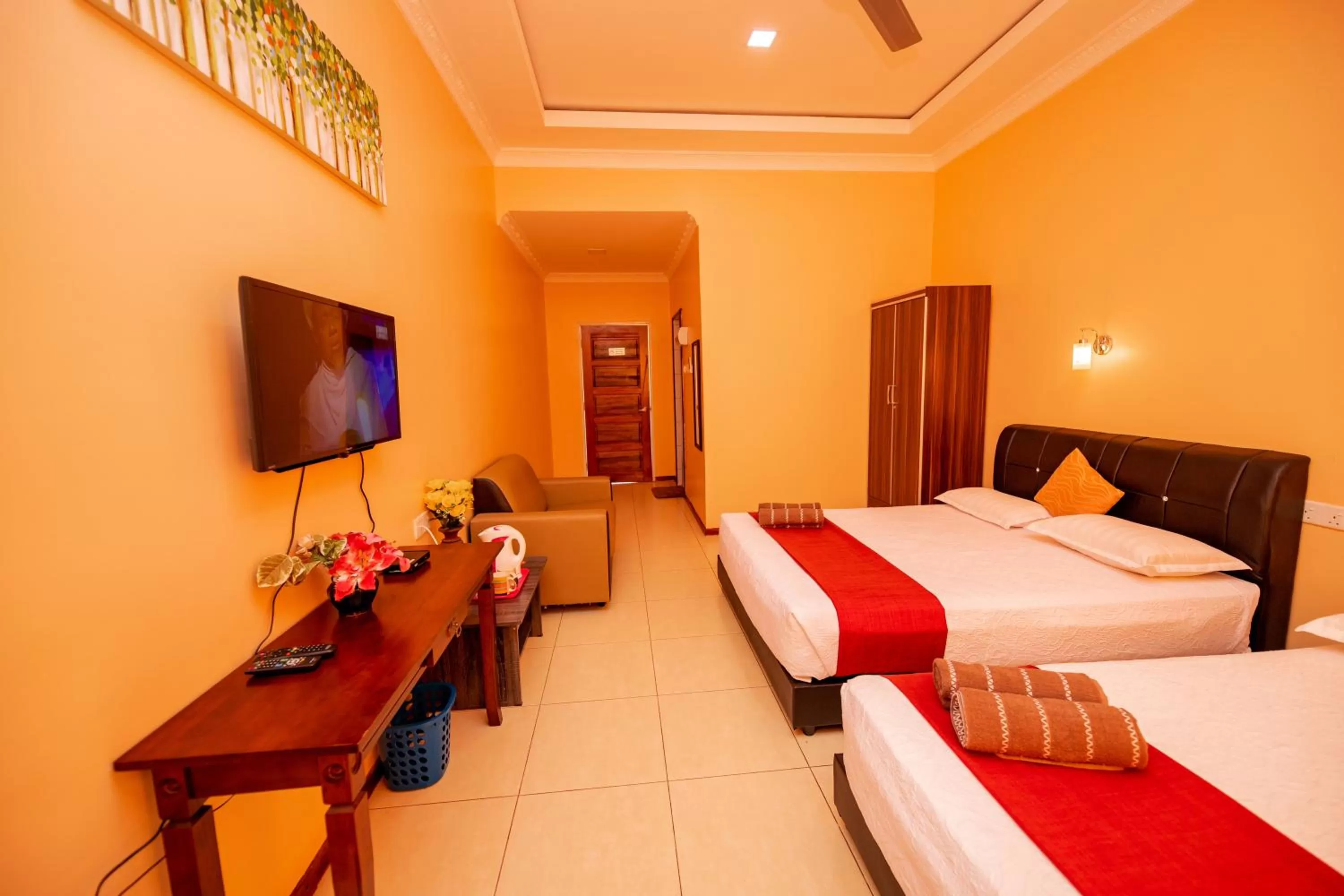 Communal lounge/ TV room, Bed in D’ Village Cottage