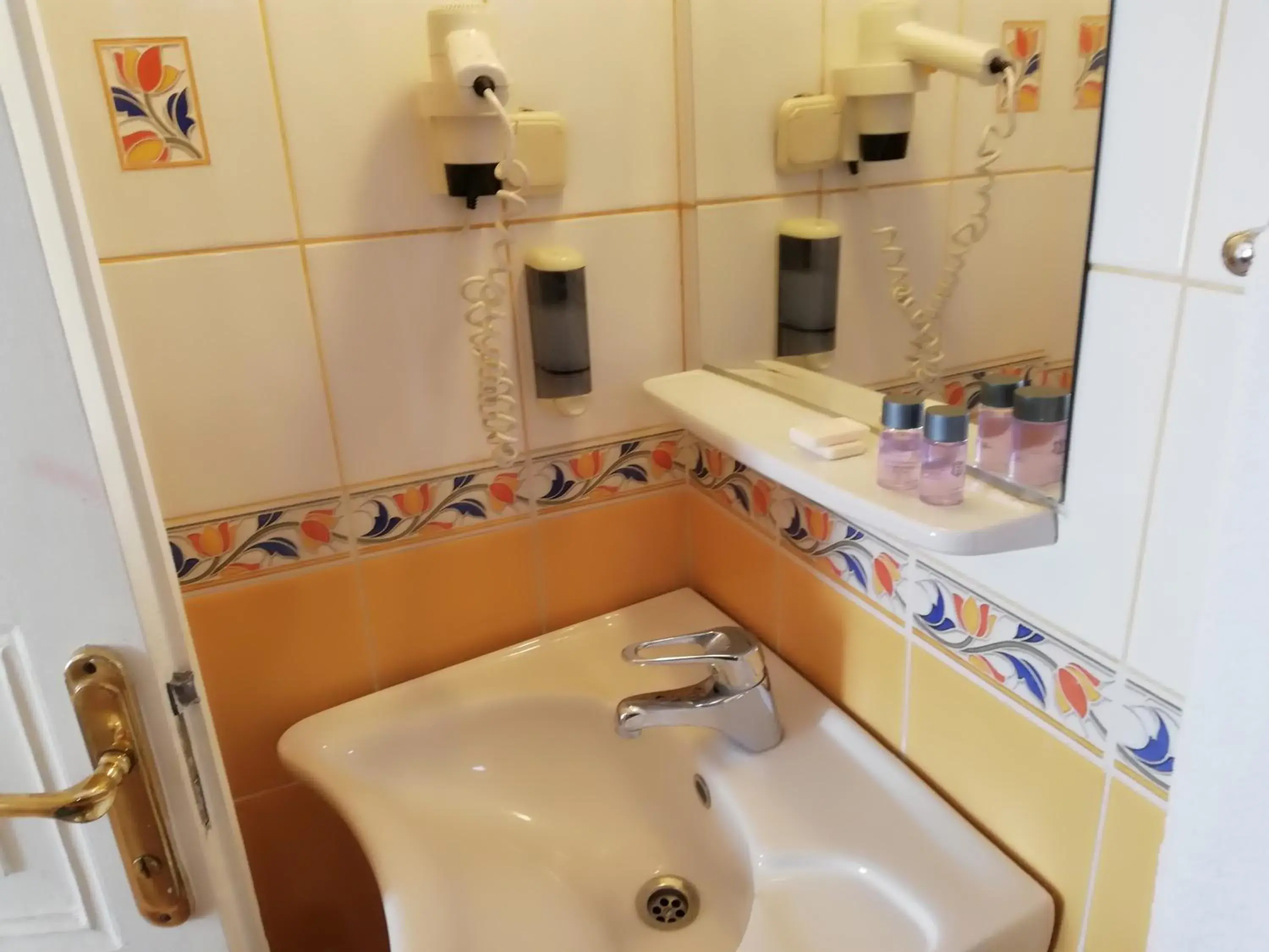Bathroom in Turkoman Hotel
