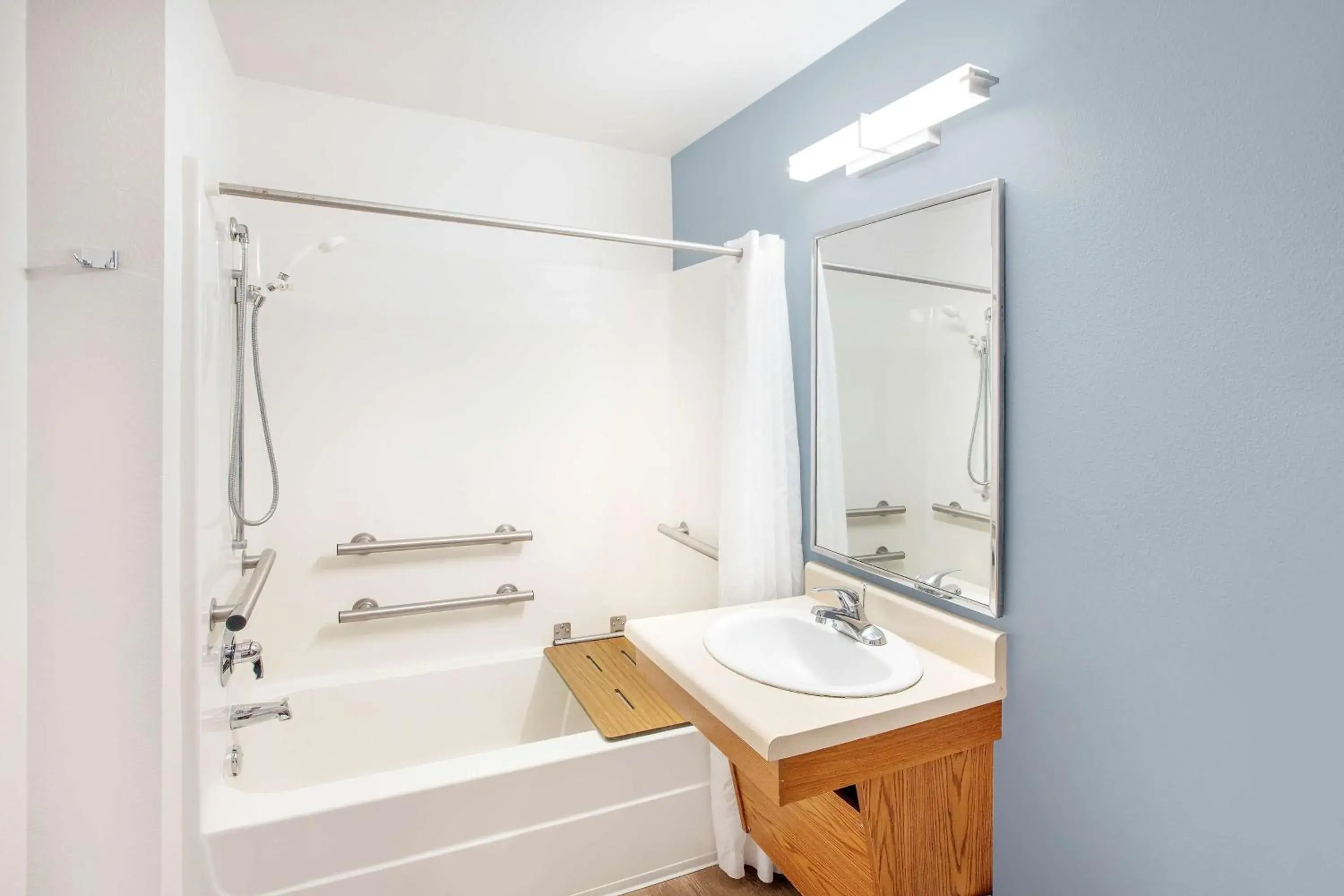 Bathroom in Extended Stay America Select Suites - Springdale