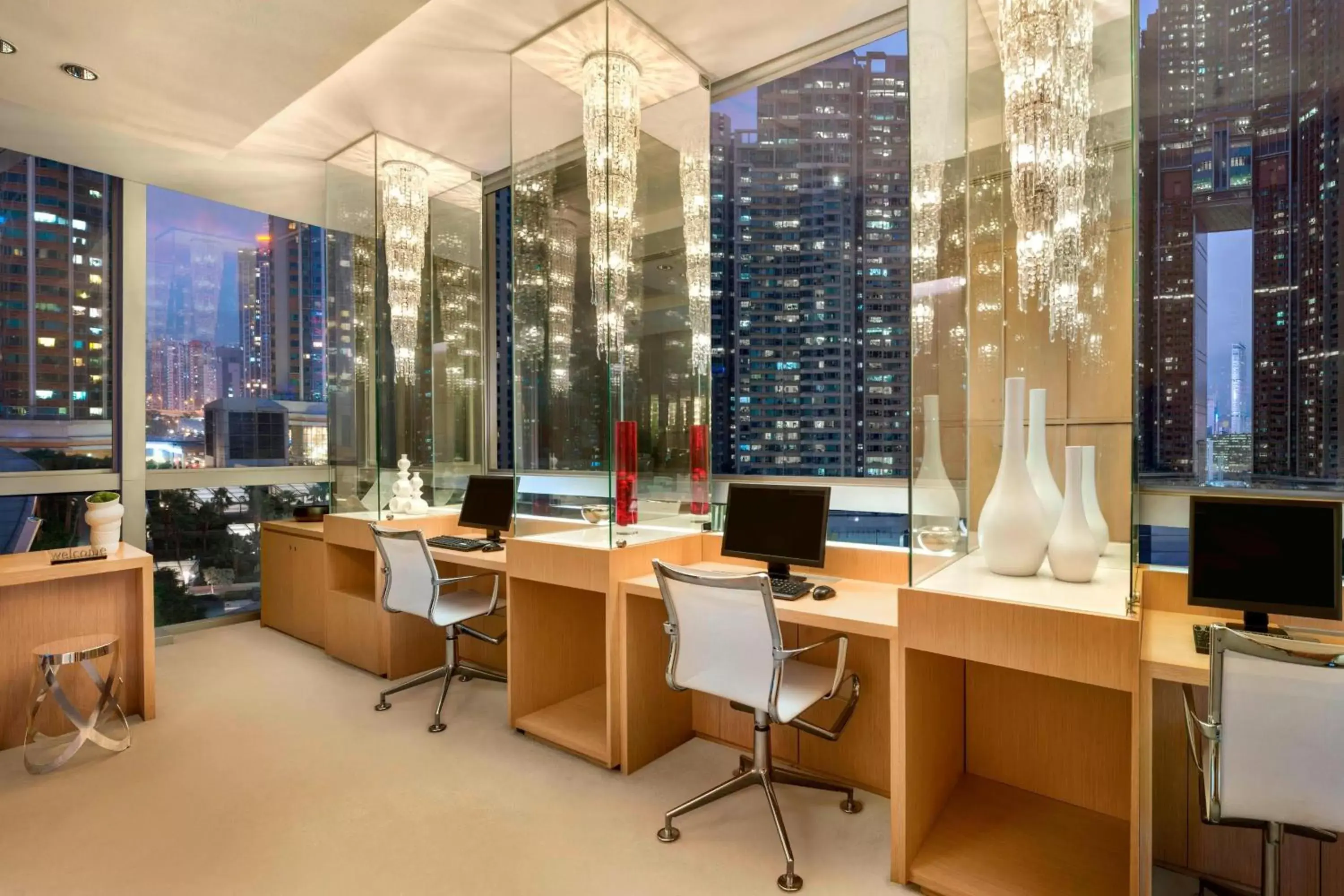 Business facilities in W Hong Kong