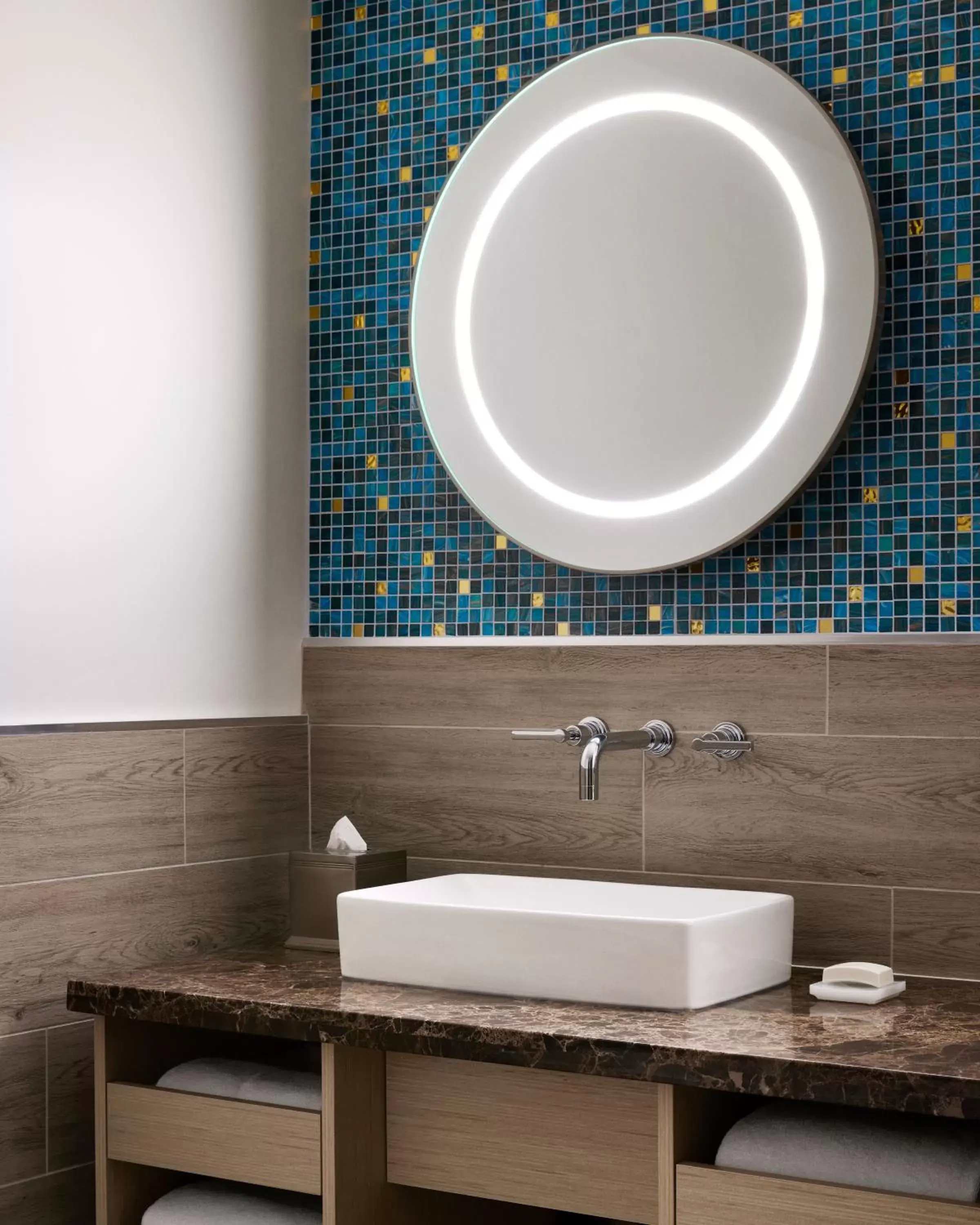 Bathroom in Pasadena Hotel & Pool