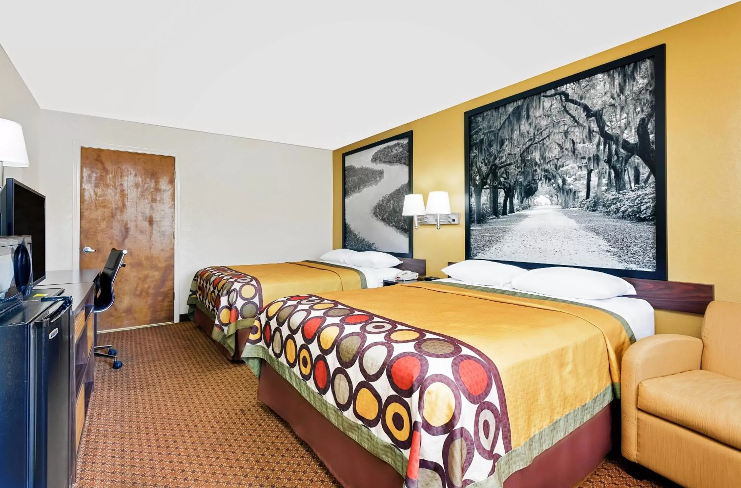 Bed in Super 8 by Wyndham Byron/South Macon Bed in Super 8 by Wyndham Byron/South Macon