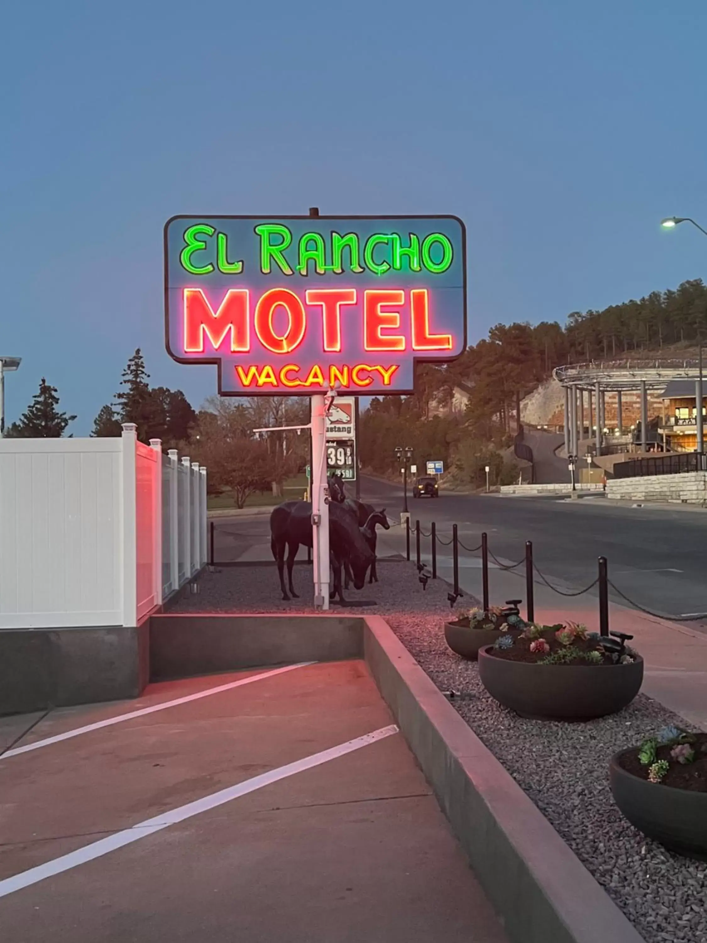 Night in El Rancho Motel