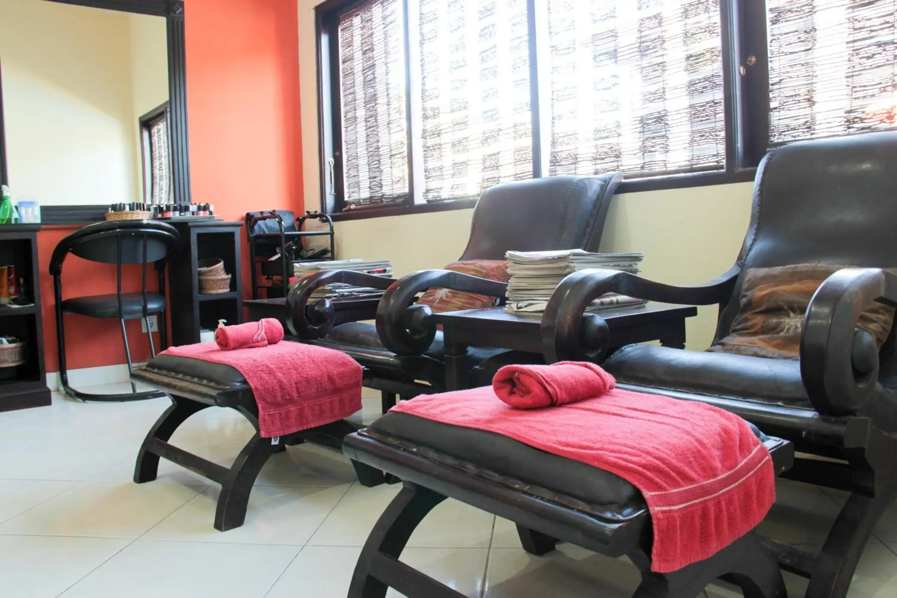 Massage, Seating Area in Grand Sinar Indah