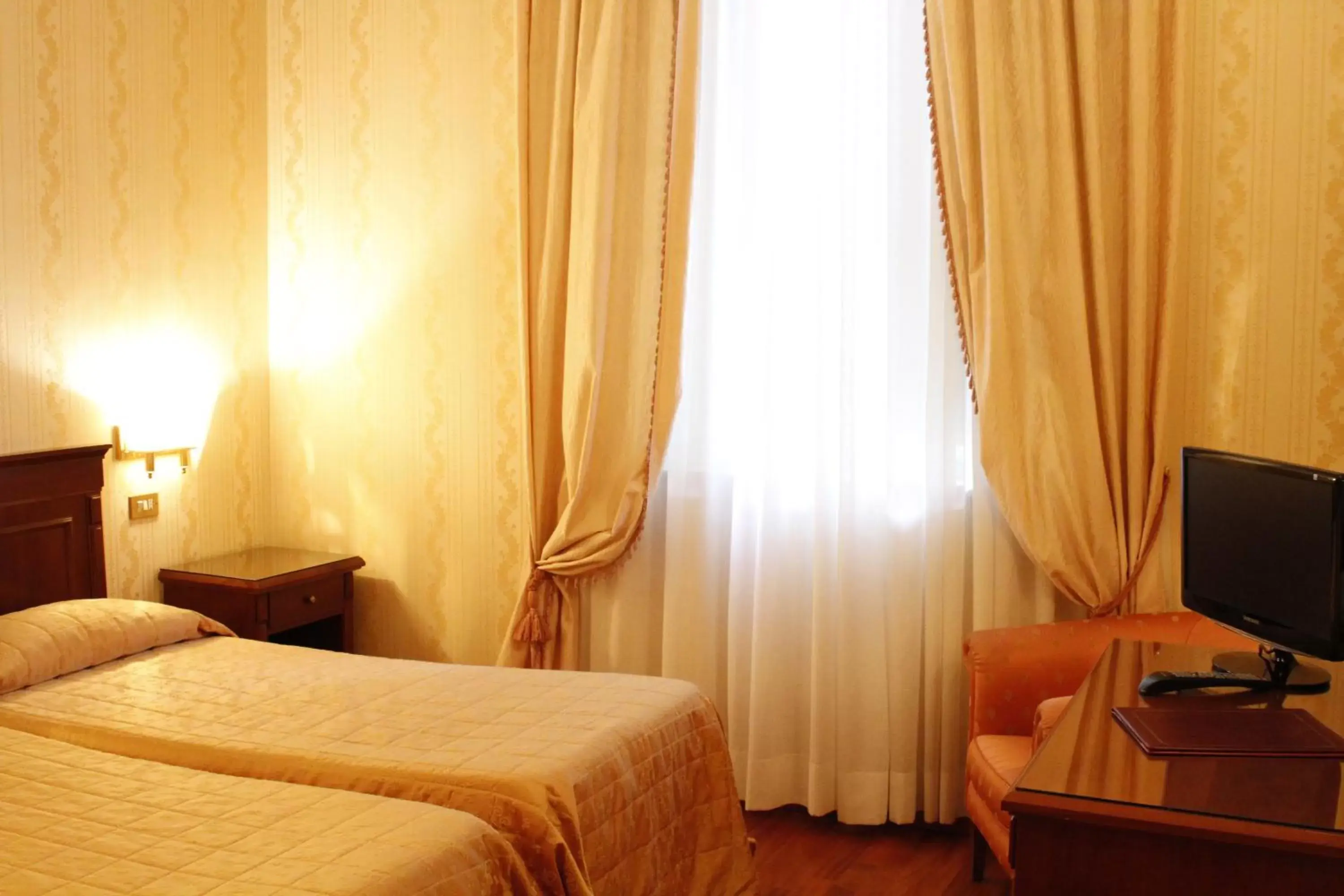 Bedroom, Bed in Hotel Torino