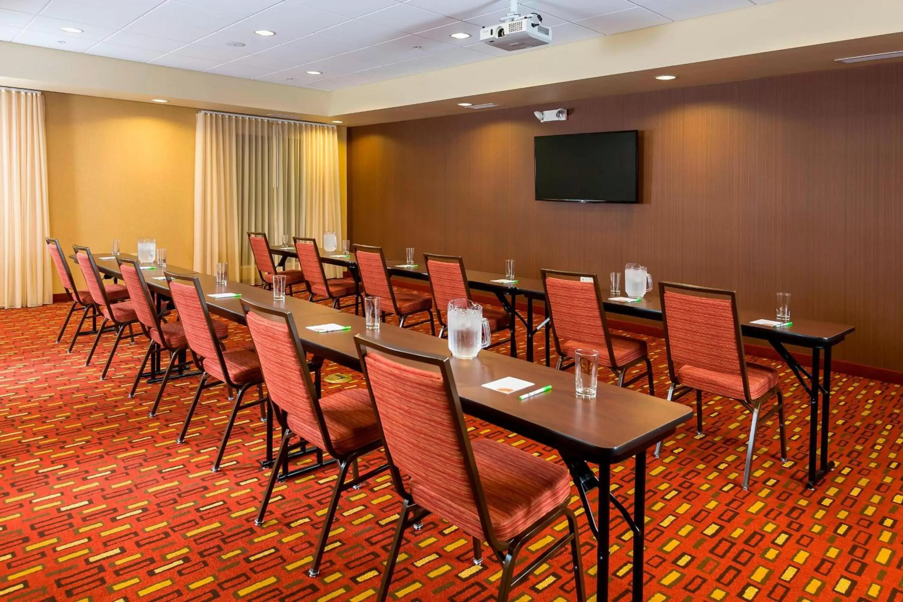 Meeting/conference room in Courtyard by Marriott Kalamazoo Portage