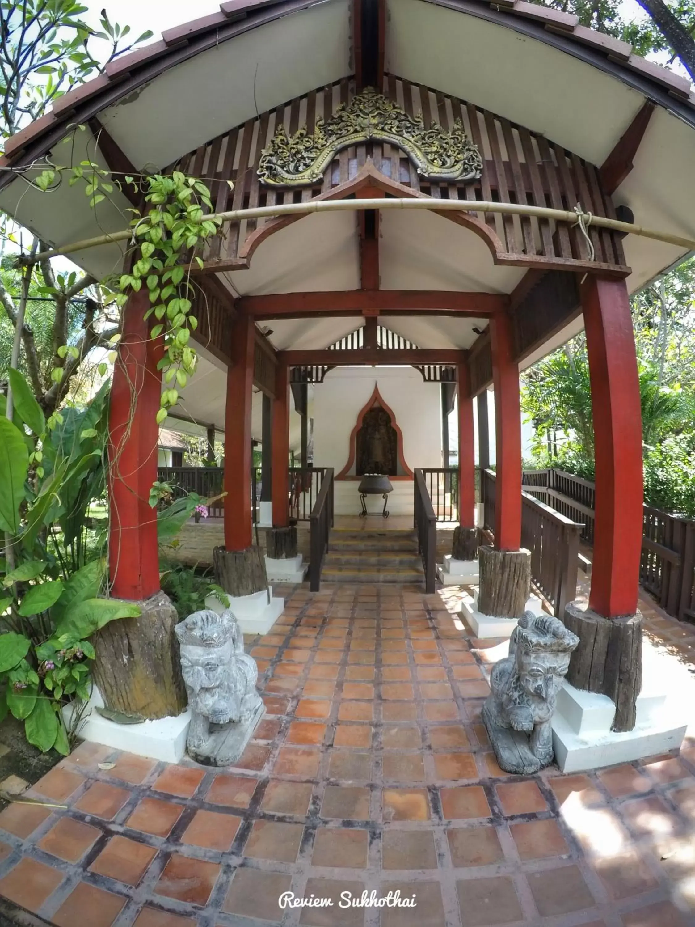 Facade/entrance in Tharaburi Resort