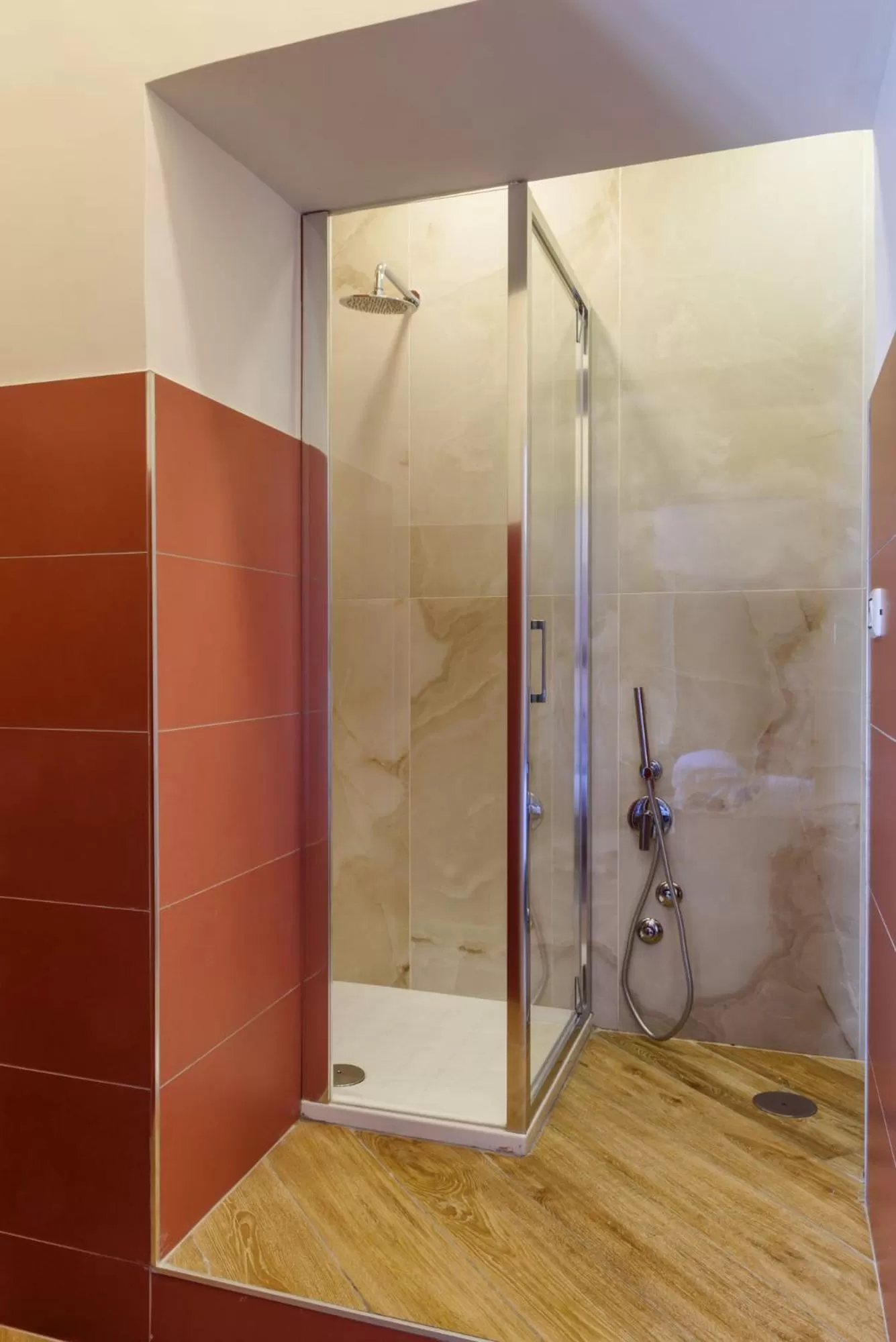 Bathroom in Domus Angioina