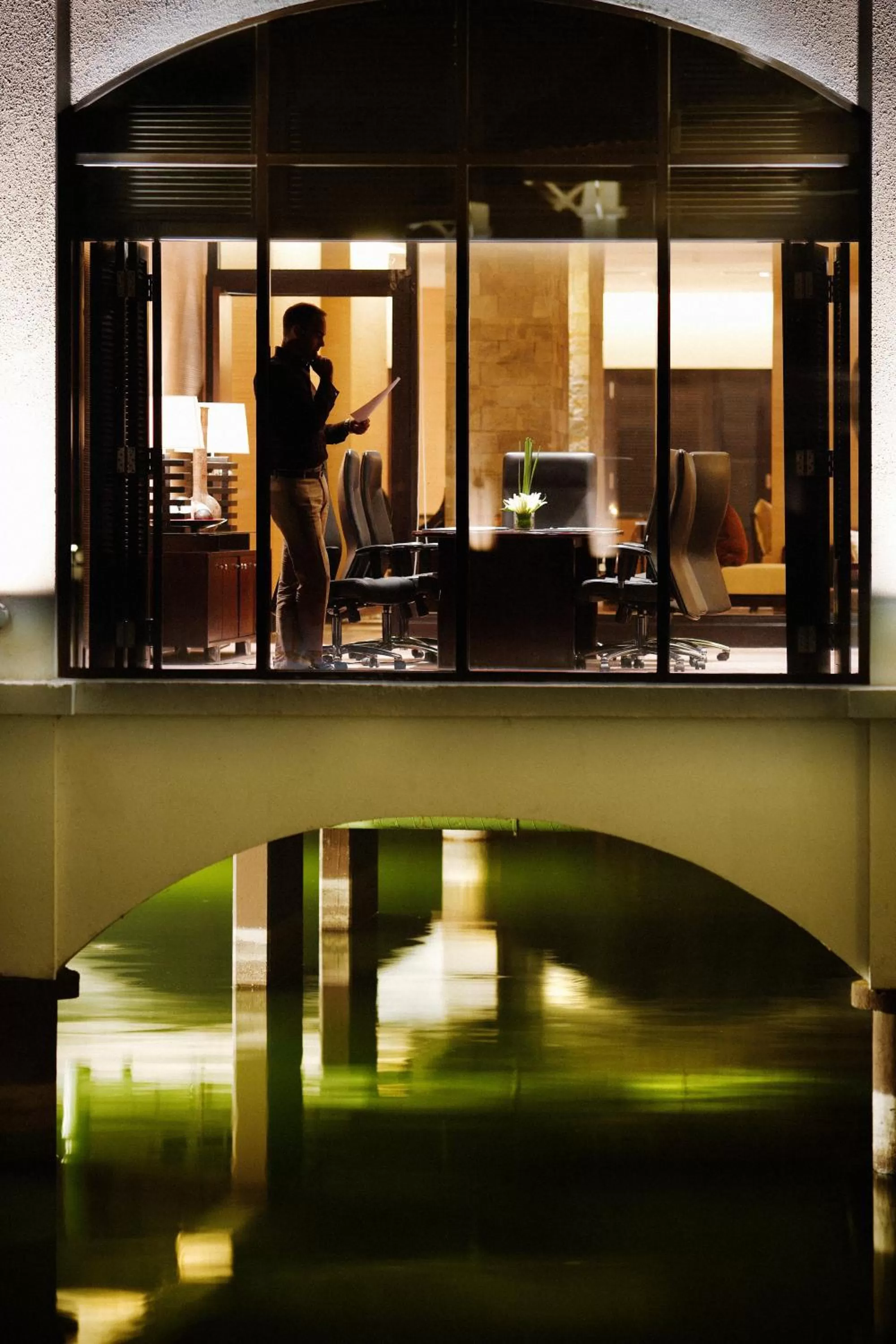 Lounge or bar in InterContinental Hanoi Westlake, an IHG Hotel