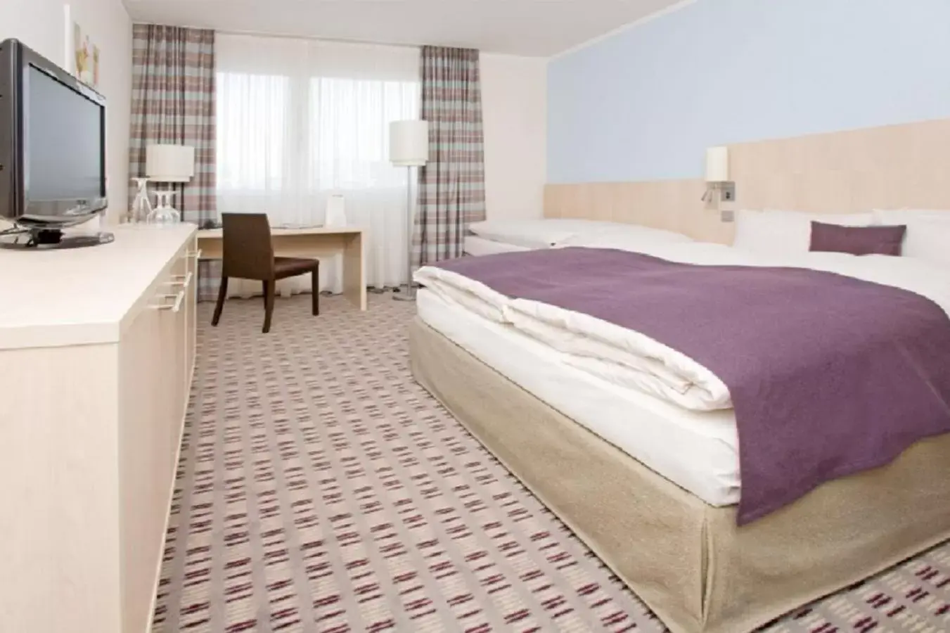 Photo of the whole room, Bed in Mercure Hotel Mannheim am Friedensplatz