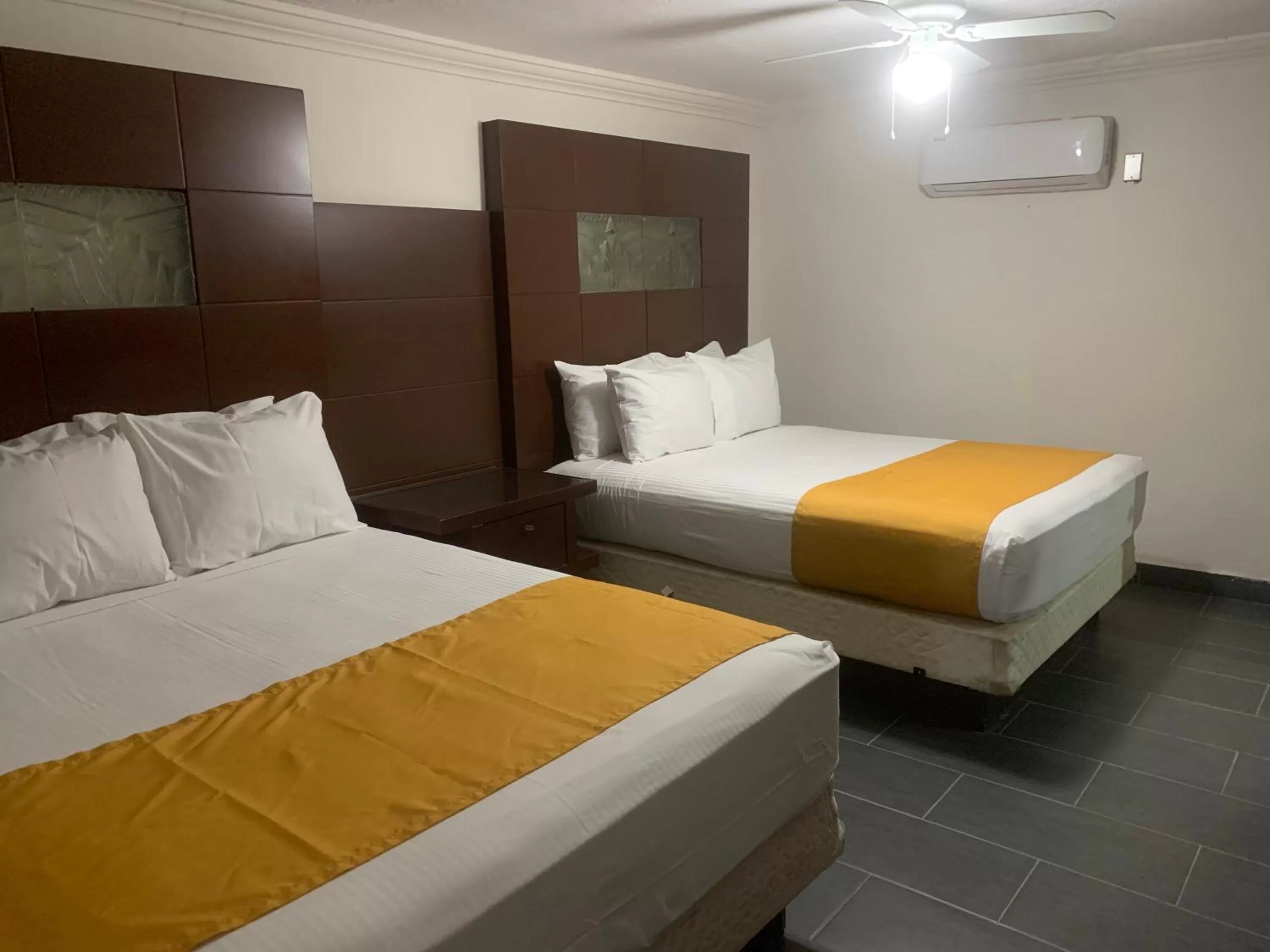 Bed in HOTEL DORADO DIAMANTE