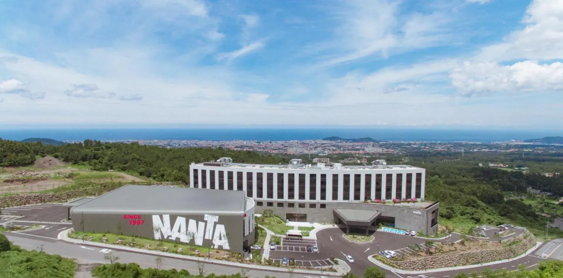 Facade/entrance, Bird's-eye View in HOTEL NANTA JEJU