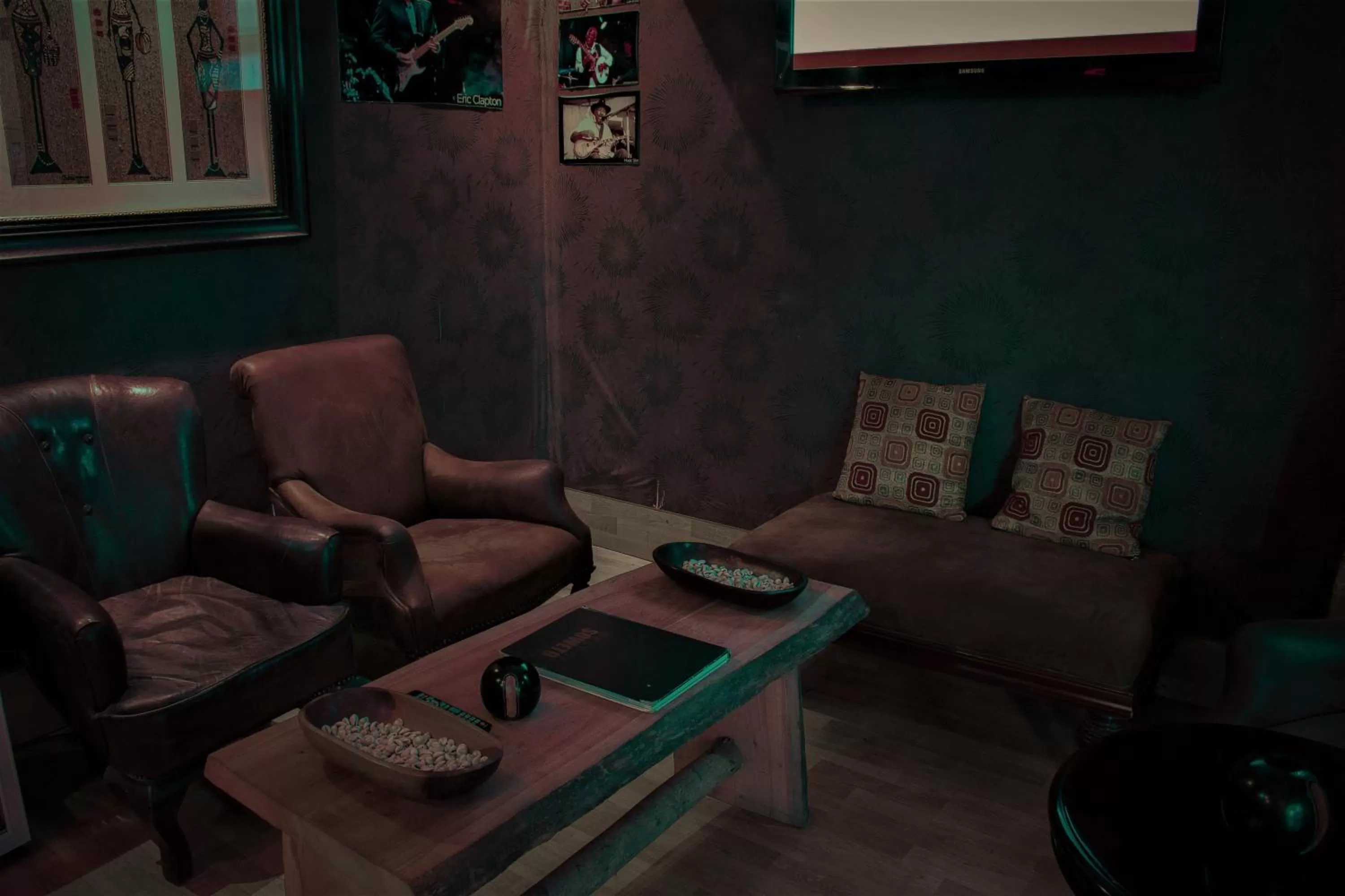 Lounge or bar in Zawadi House Lodge