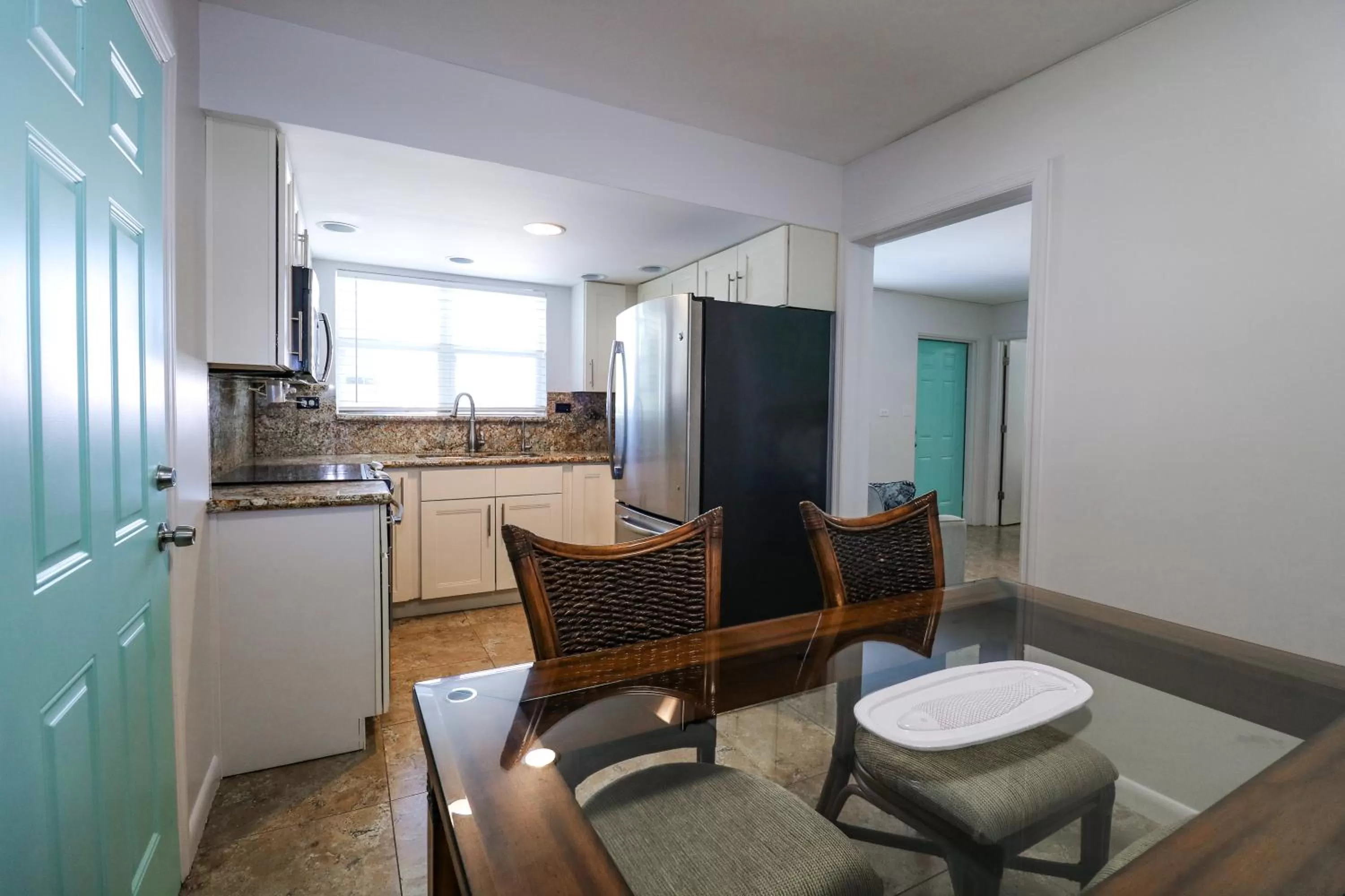 Dining area in Drop Anchor Resort & Marina