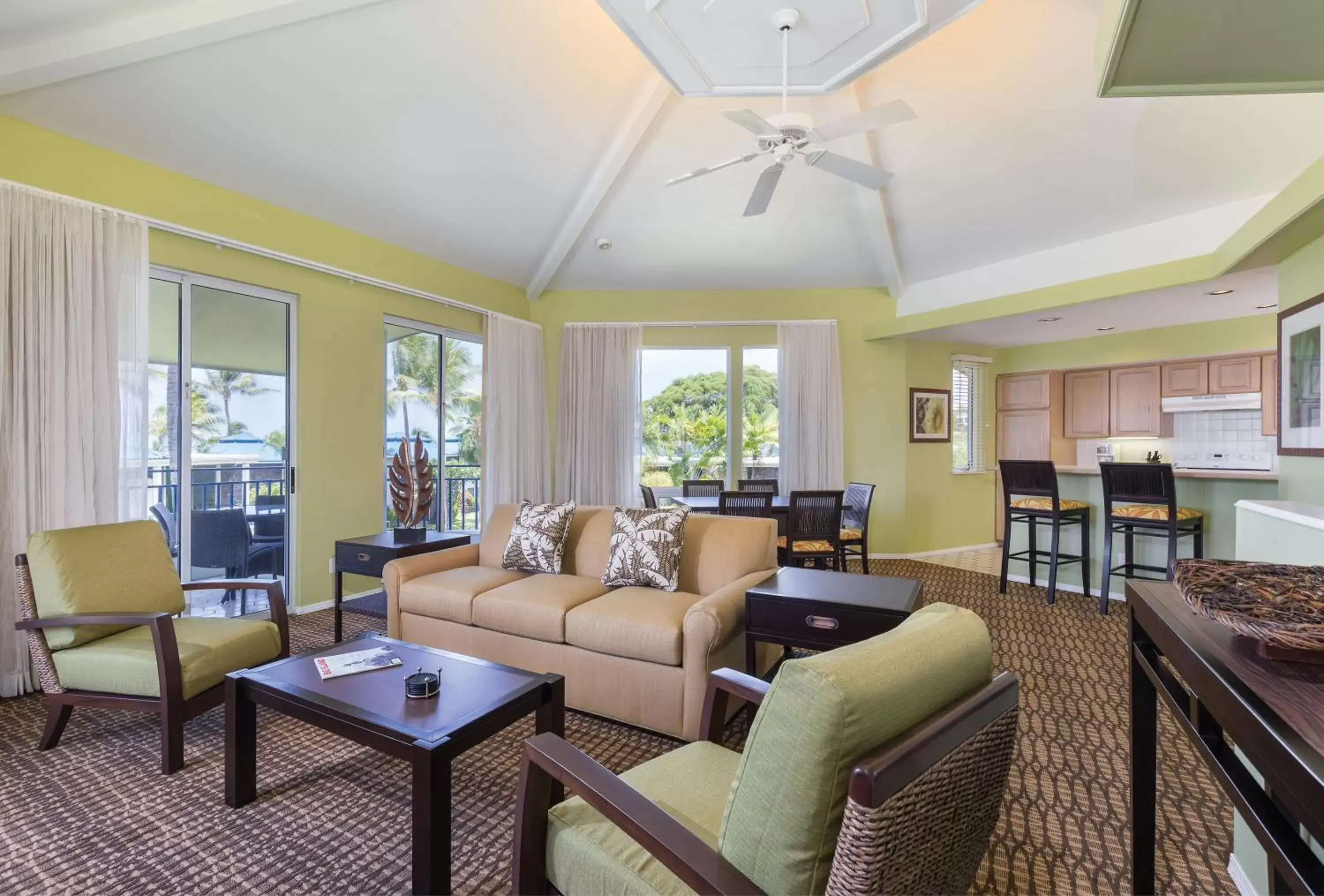 Living room, Seating Area in Holua Resort