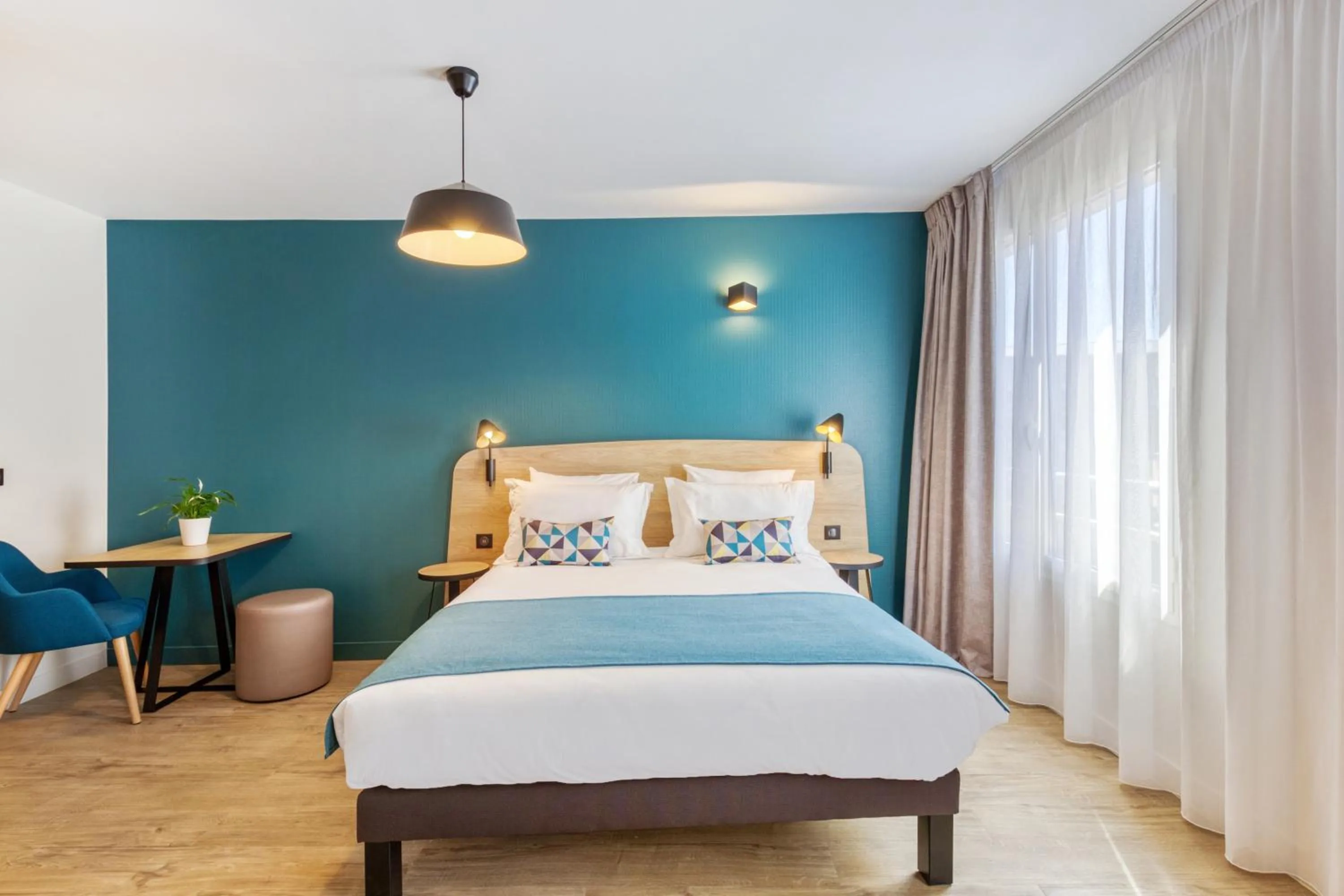 Bed in Appart'City Confort Paris Clichy - Mairie