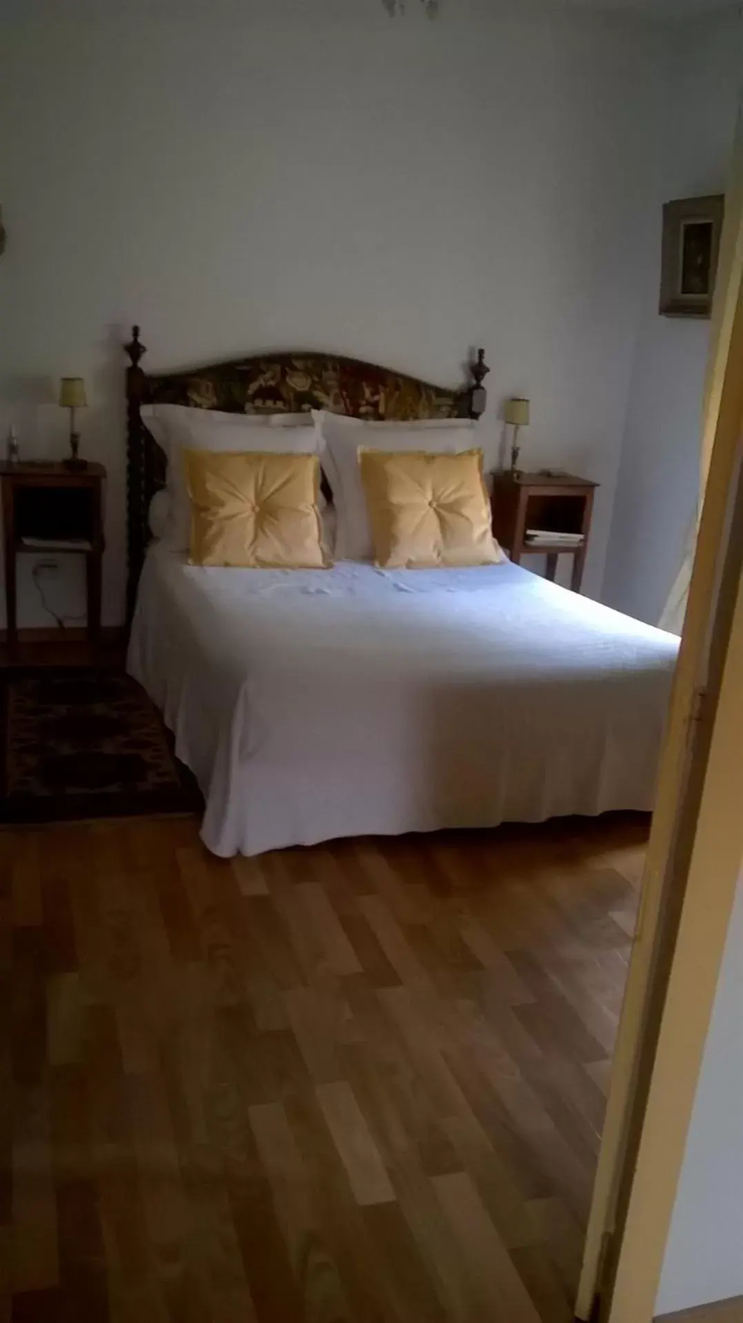 Bed in L'Hirondelle