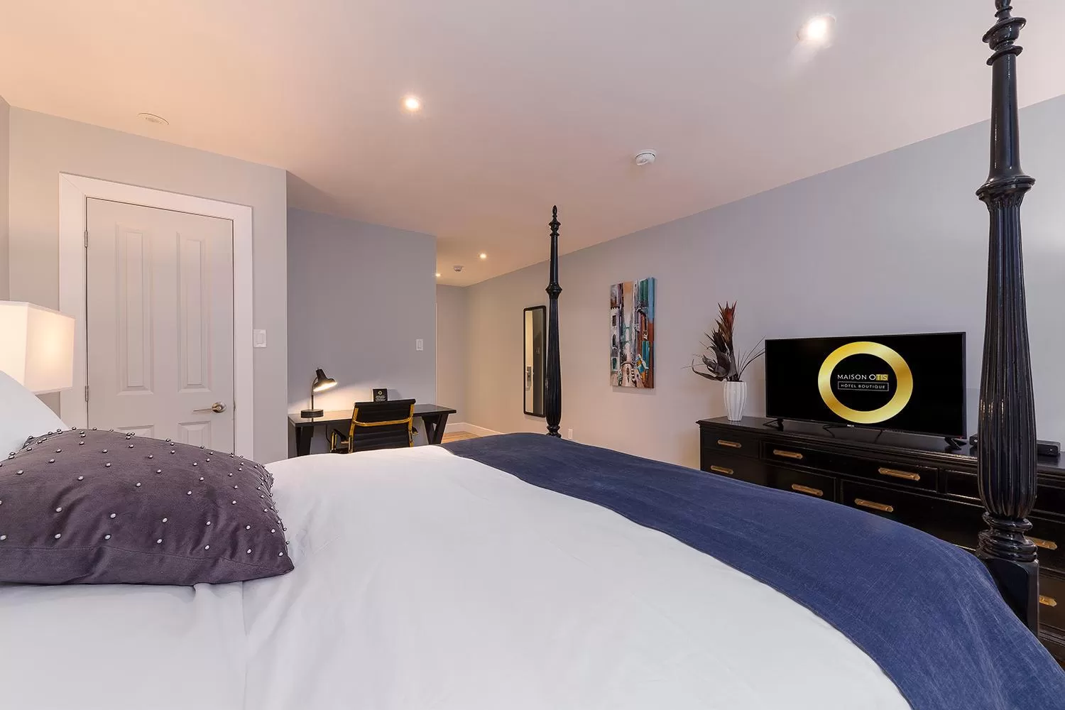 Bedroom, Bed in Maison Otis