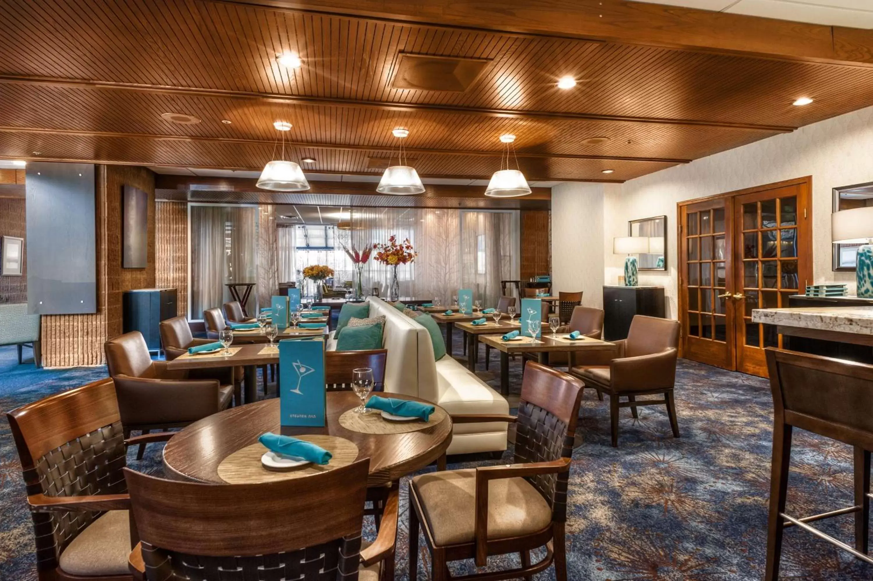 Lounge or bar, Restaurant/Places to Eat in Radisson Hotel Corning