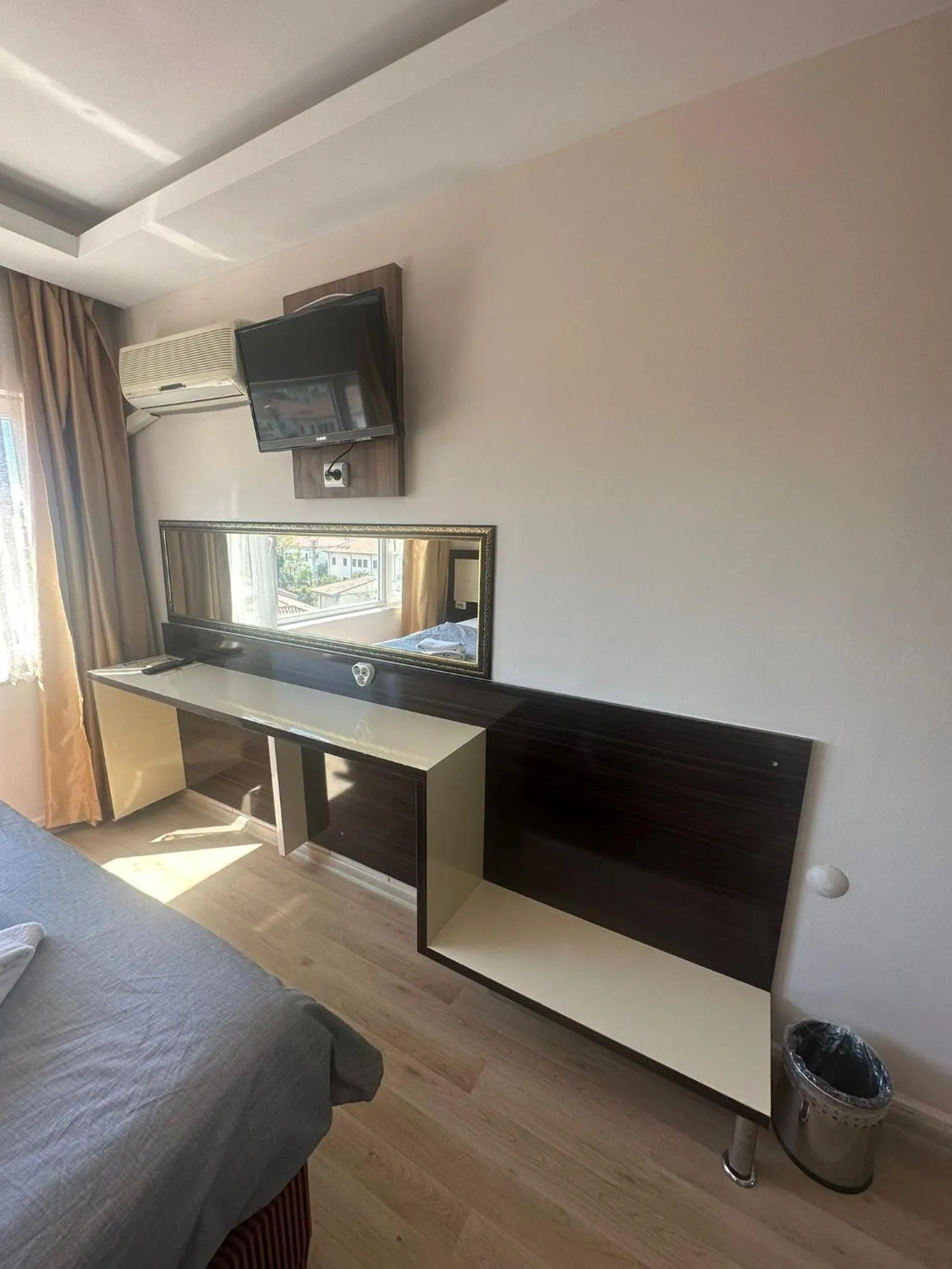 Communal lounge/ TV room in Hotel Twenty