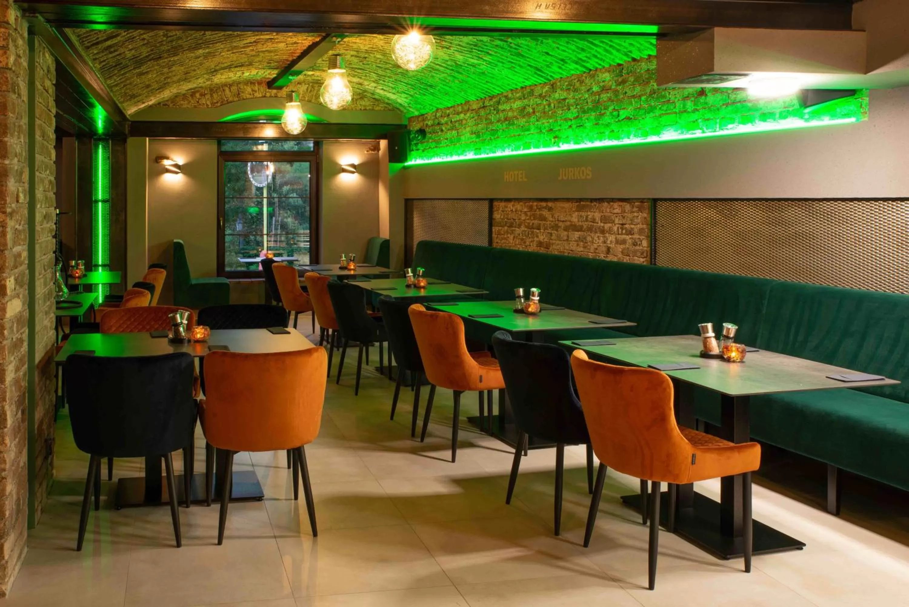 Restaurant/places to eat in Hotel JURKOS