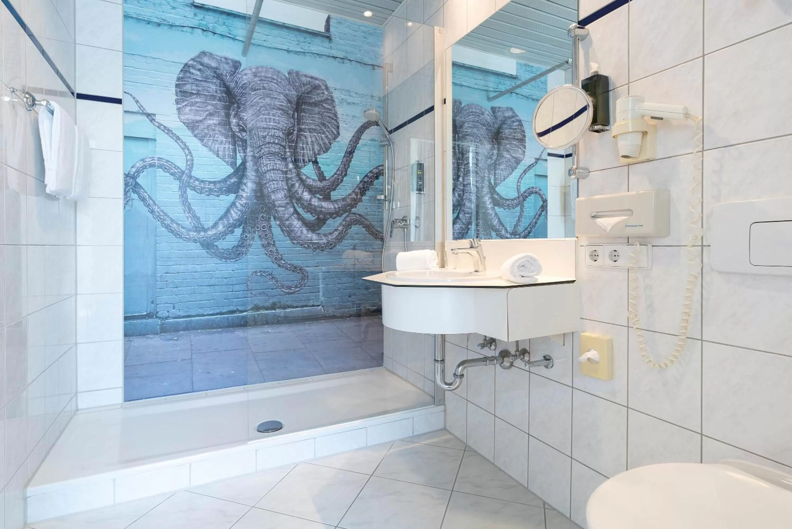 Shower in Seminaris Hotel Potsdam Griebnitzsee