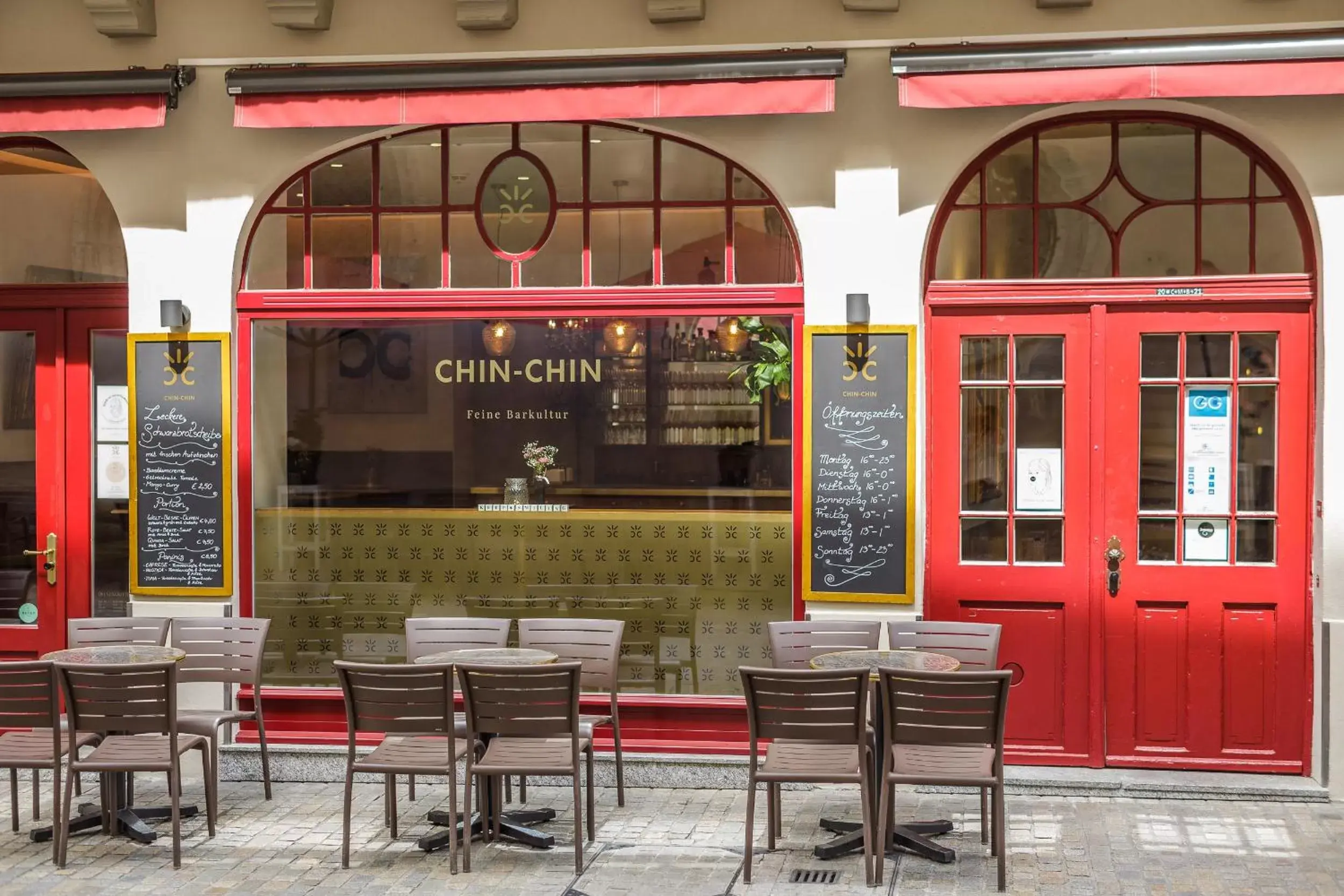 Property building in Chin-Chin Hotel ehemals Bohemian Hotel Property building in Chin-Chin Hotel ehemals Bohemian Hotel