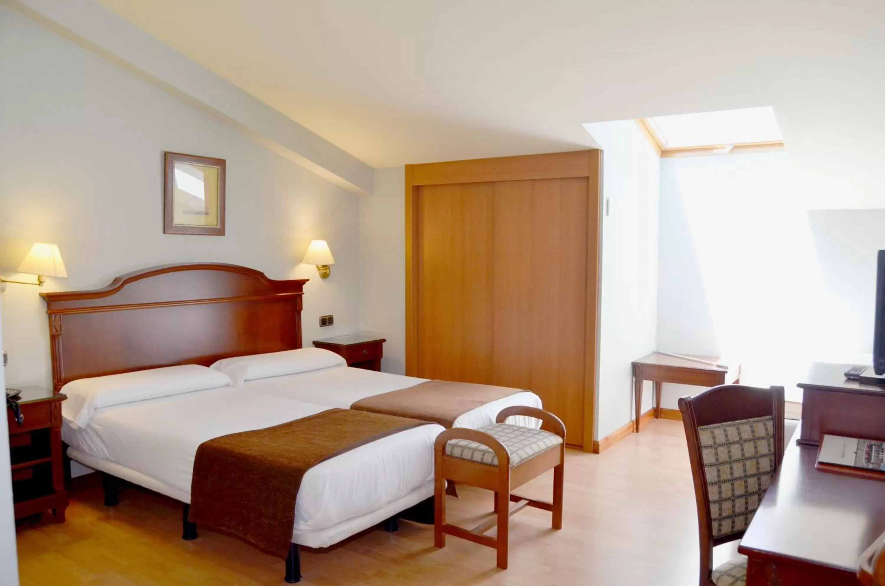 Bedroom, Bed in Hotel Lasa Sport