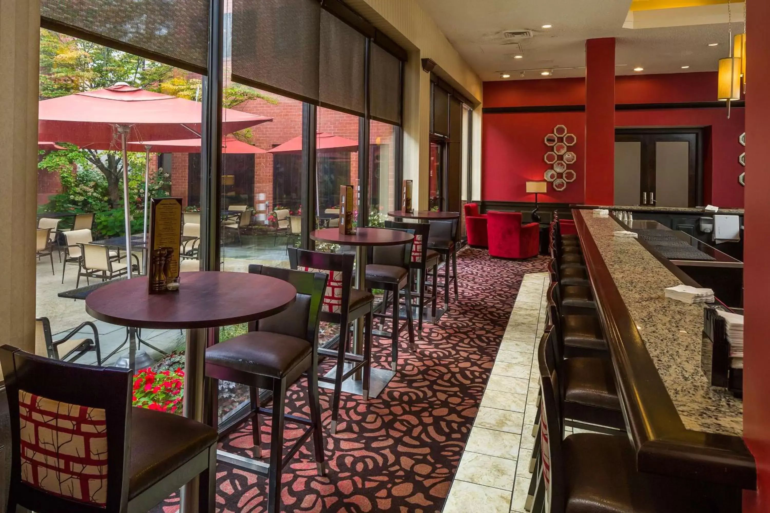 Lounge or bar, Lounge/Bar in DoubleTree by Hilton Boston-Andover