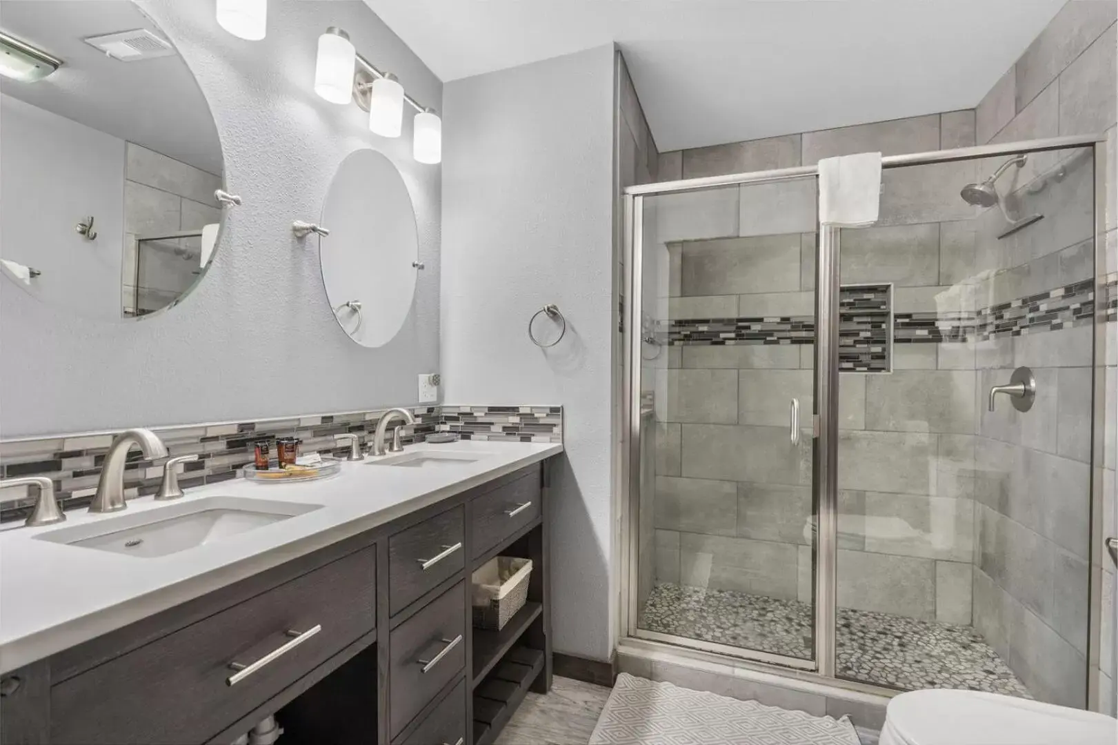 Bathroom in Table Rock Resorts at Indian Point