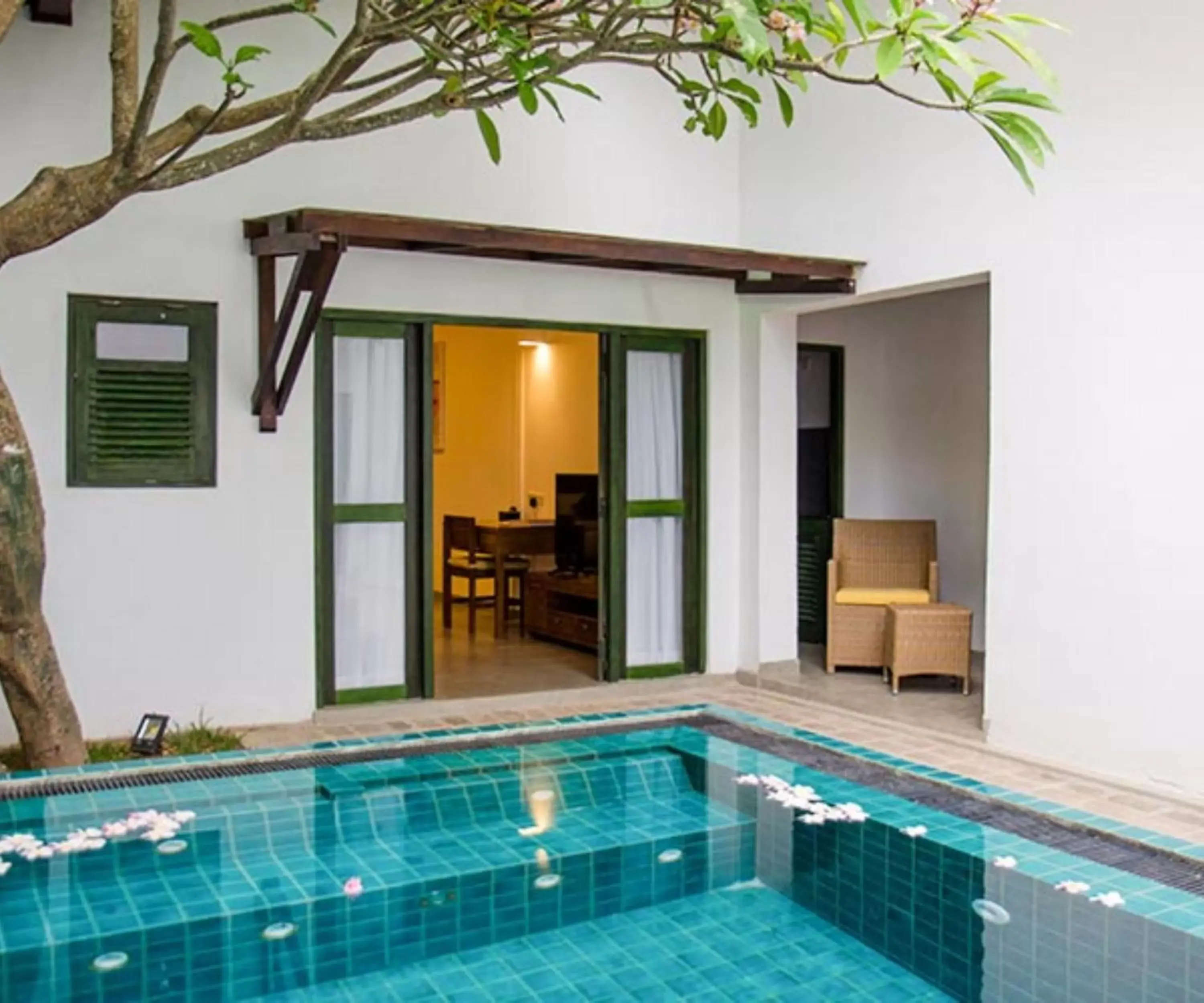 Bed, Swimming Pool in Regenta Arie Lagoon Negombo