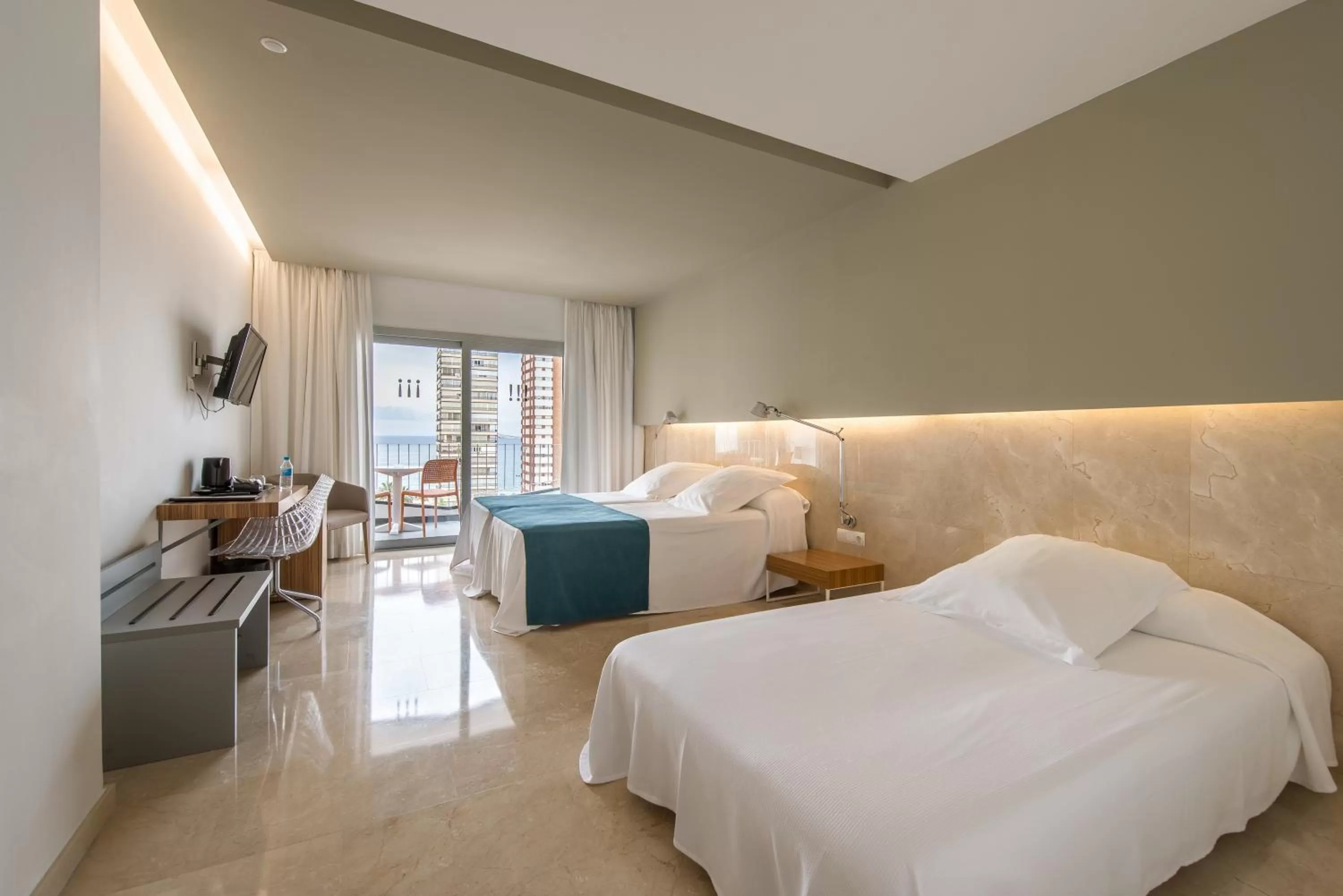 Balcony/Terrace, Bed in Climia Belroy 4 Sup