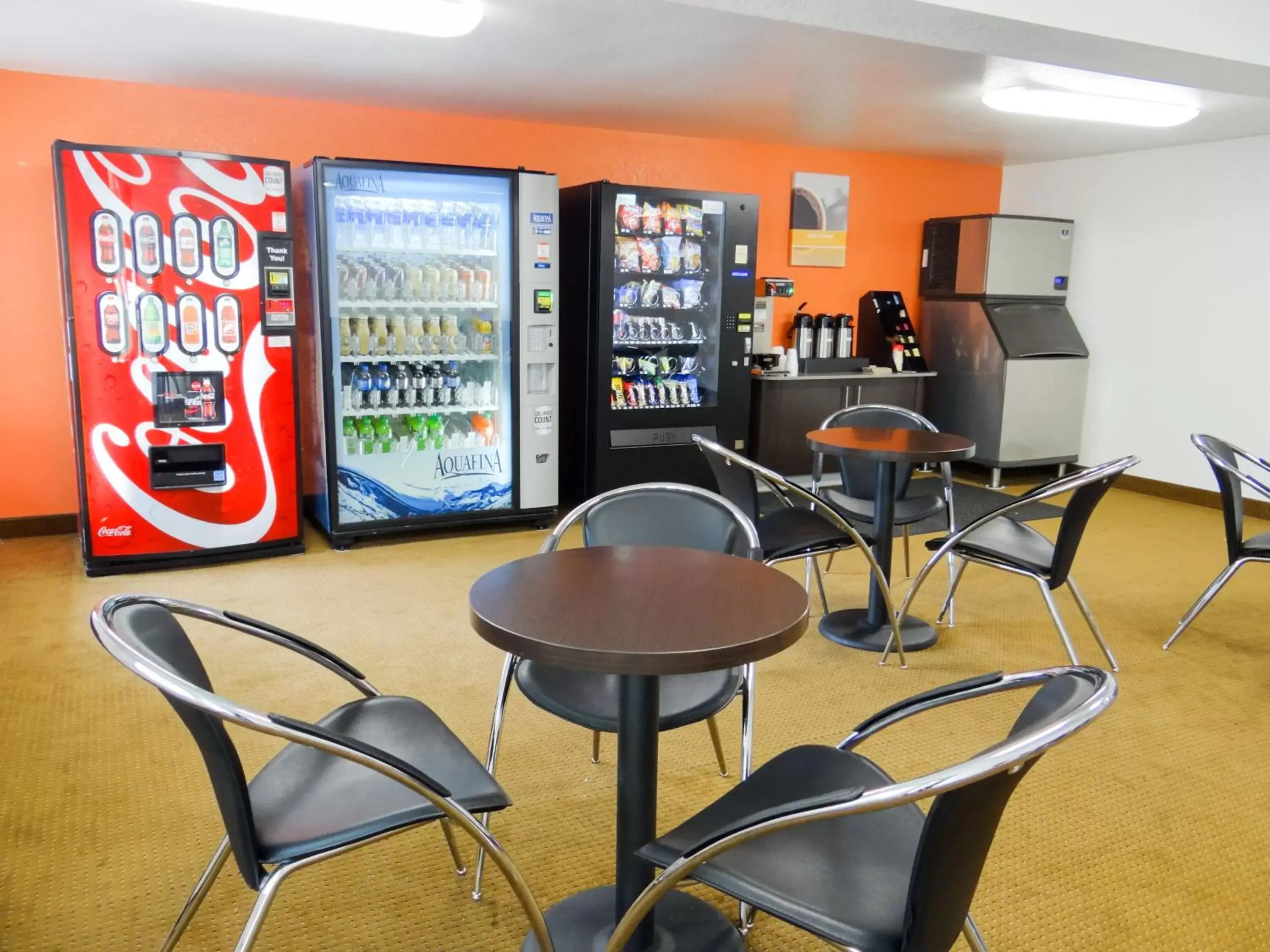 Other, Lounge/Bar in Motel 6-Erie, PA