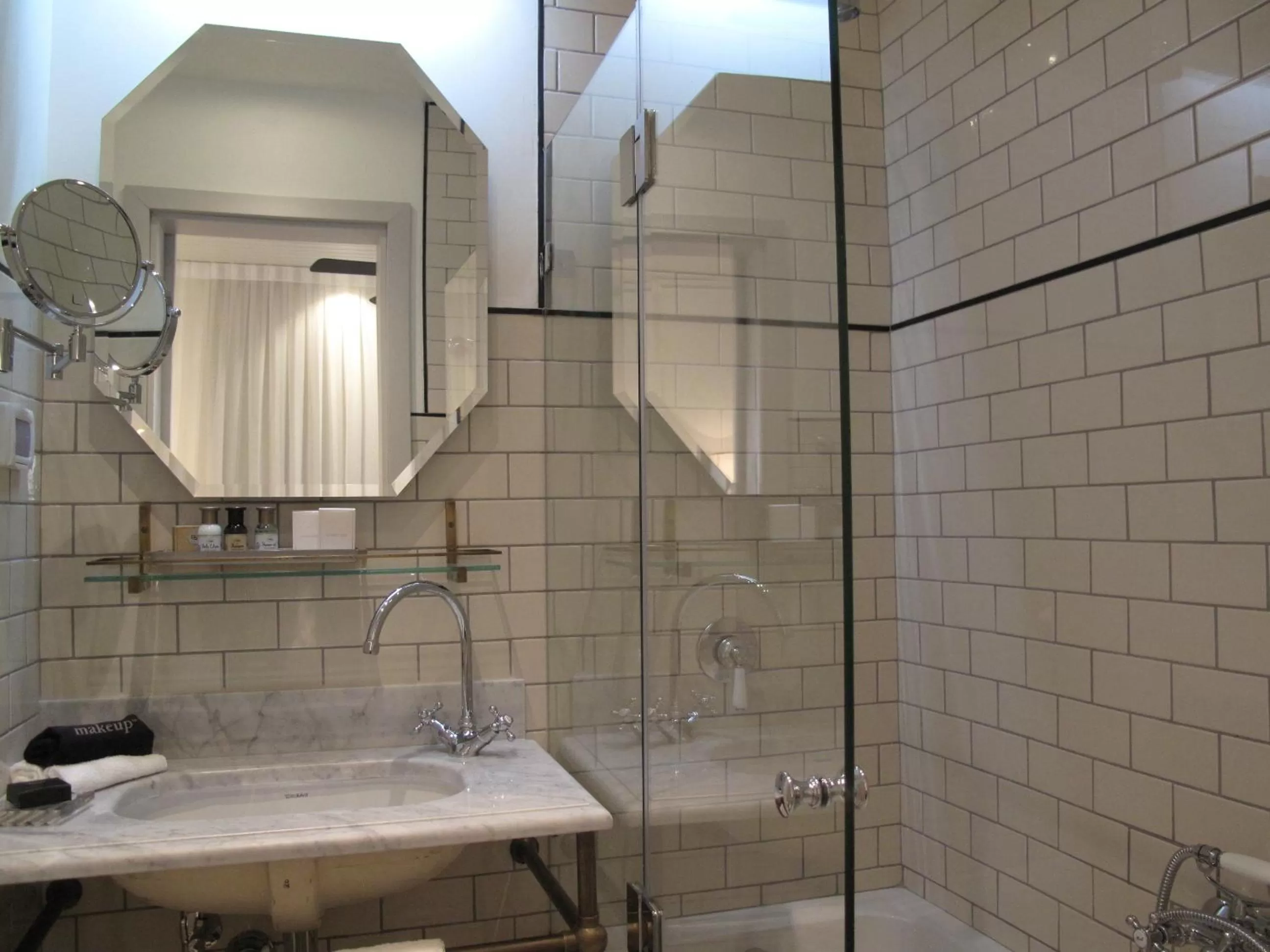 Shower in Market House - An Atlas Boutique Hotel