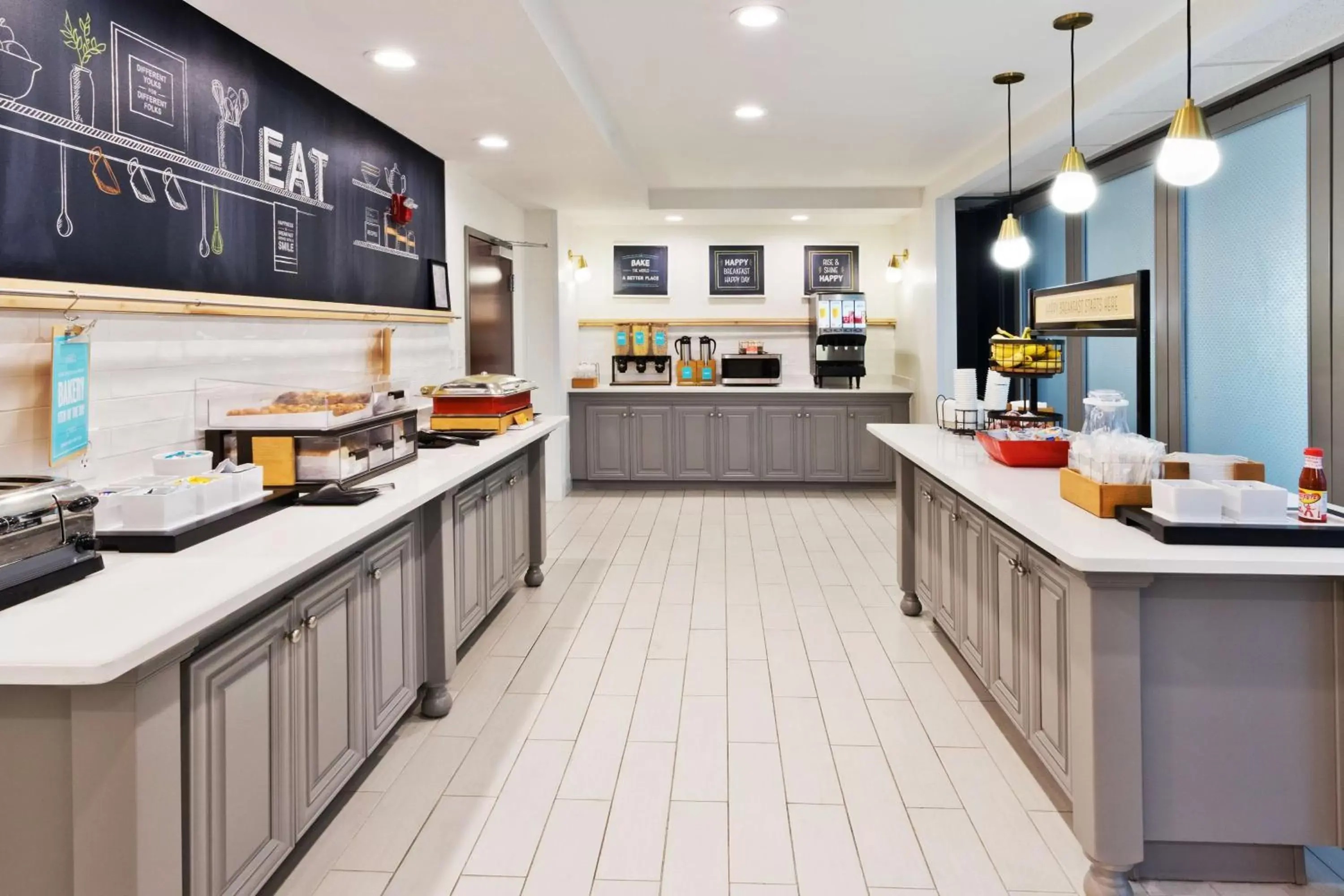 Breakfast in Hampton Inn & Suites Phenix City- Columbus Area Breakfast in Hampton Inn & Suites Phenix City- Columbus Area