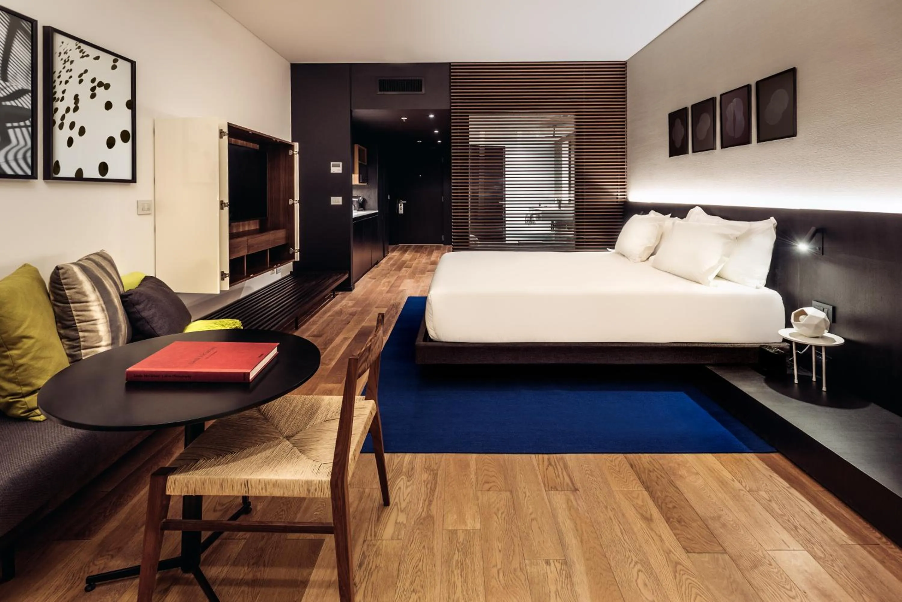 Photo of the whole room, Bed in SLS Buenos Aires Puerto Madero