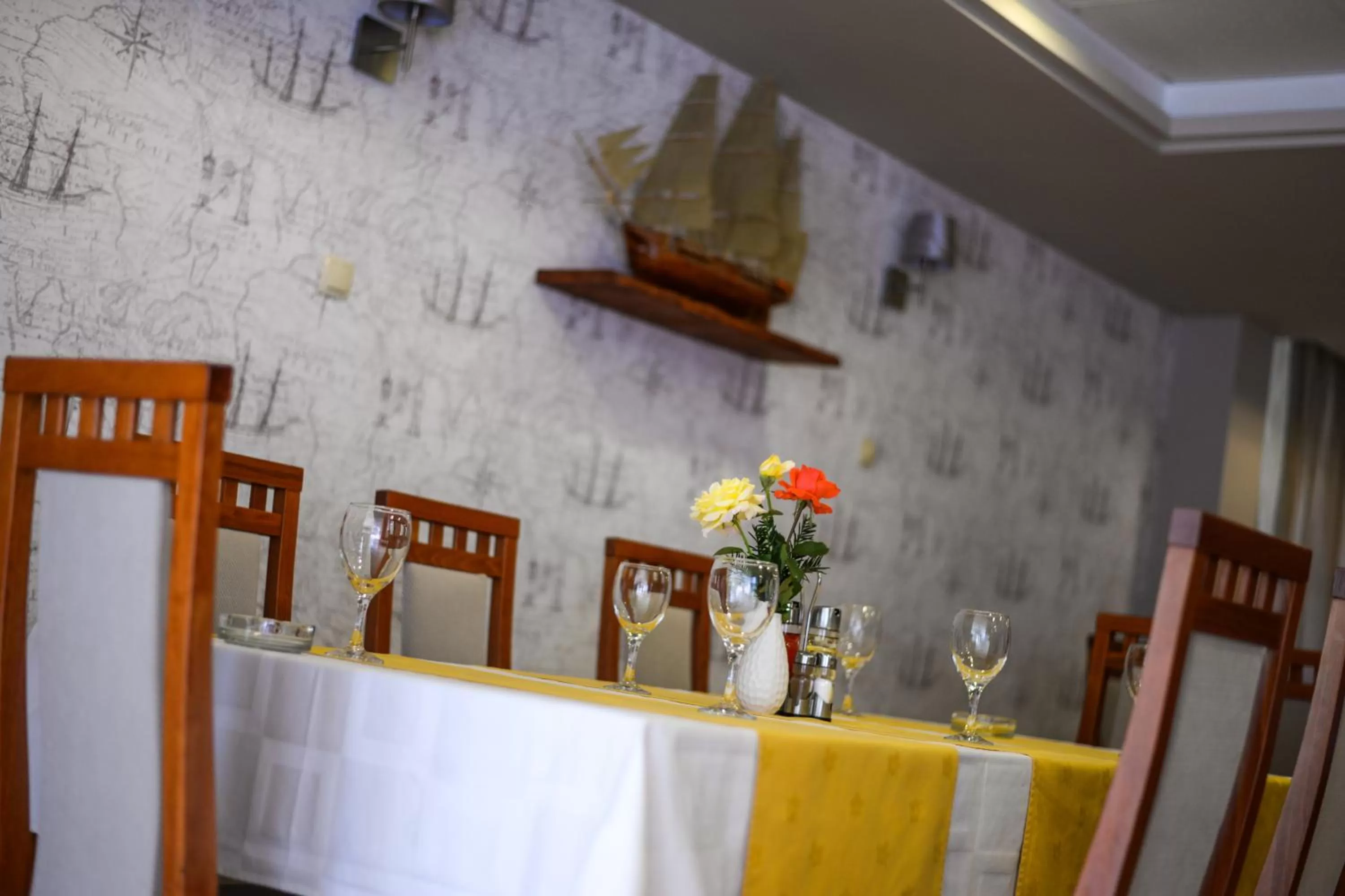 Restaurant/places to eat in Hotel Fontana