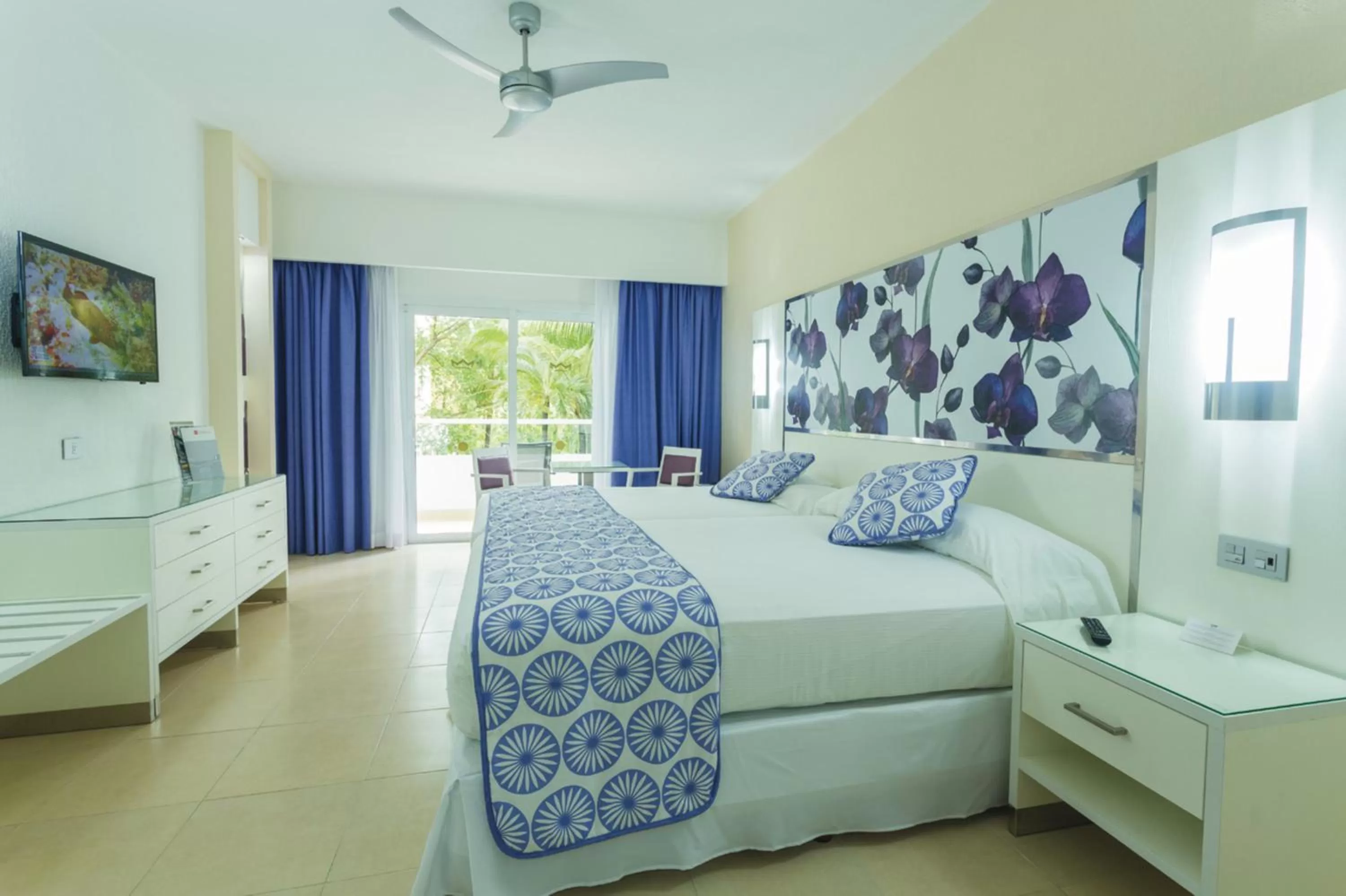 Bed in Riu Playacar - All Inclusive