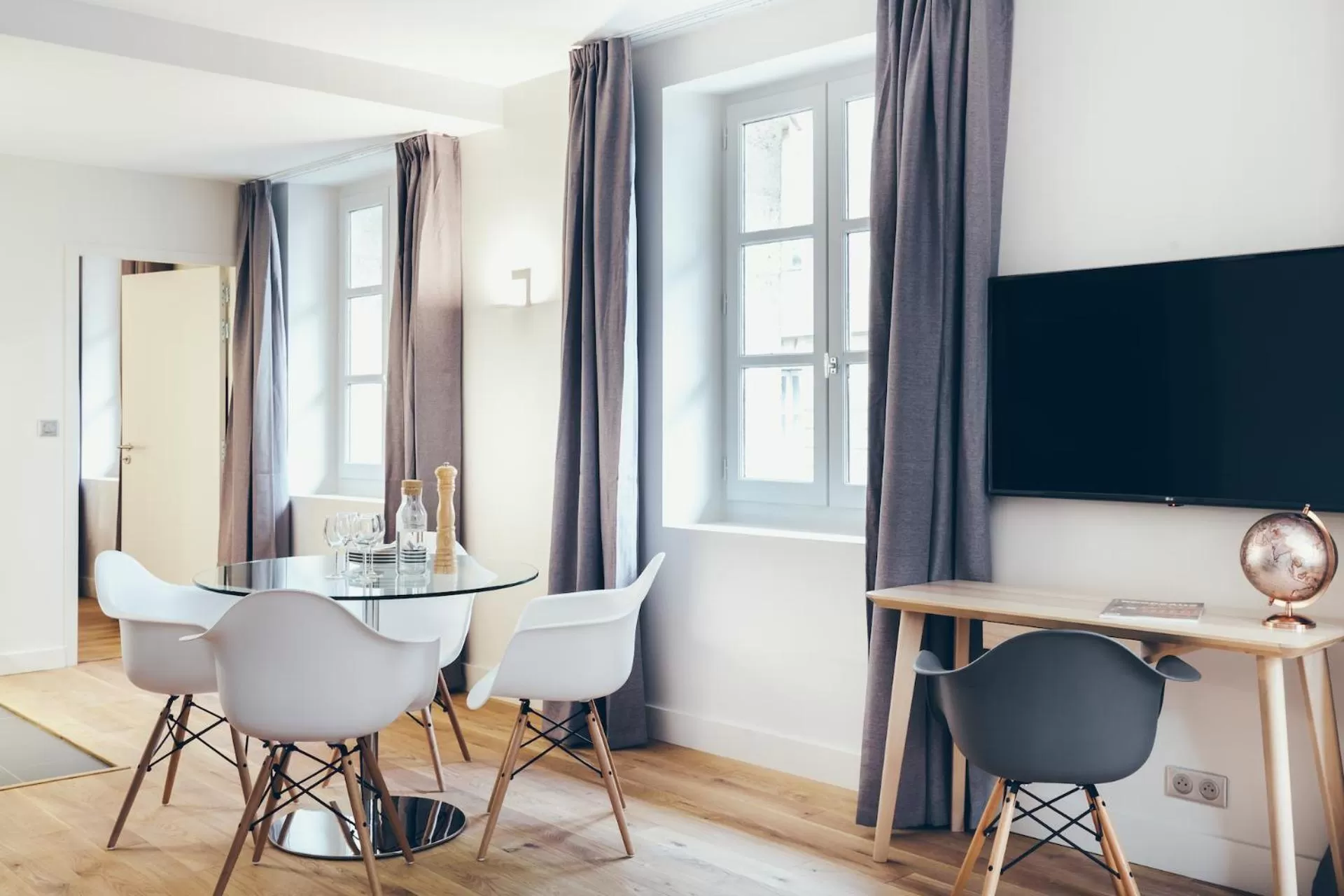 Communal lounge/ TV room in T3 luxe hyper centre