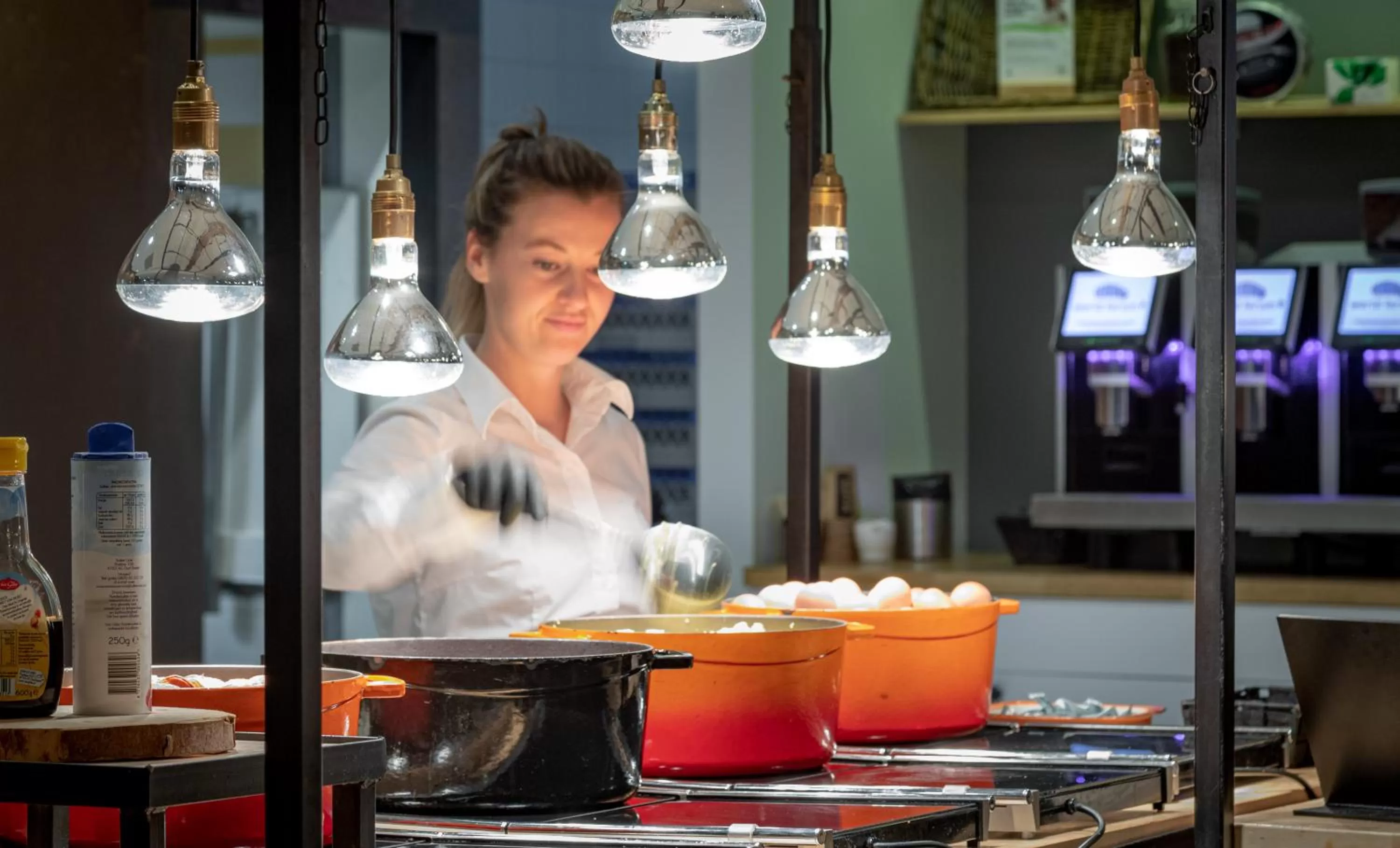 Restaurant/places to eat in Novotel Den Haag World Forum