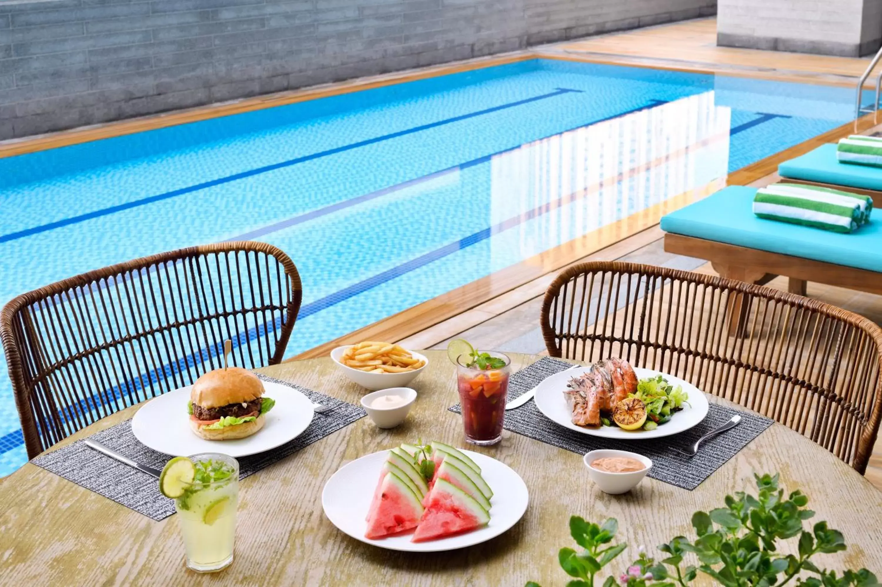 Restaurant/places to eat, Swimming Pool in Crowne Plaza Dubai Marina, an IHG Hotel