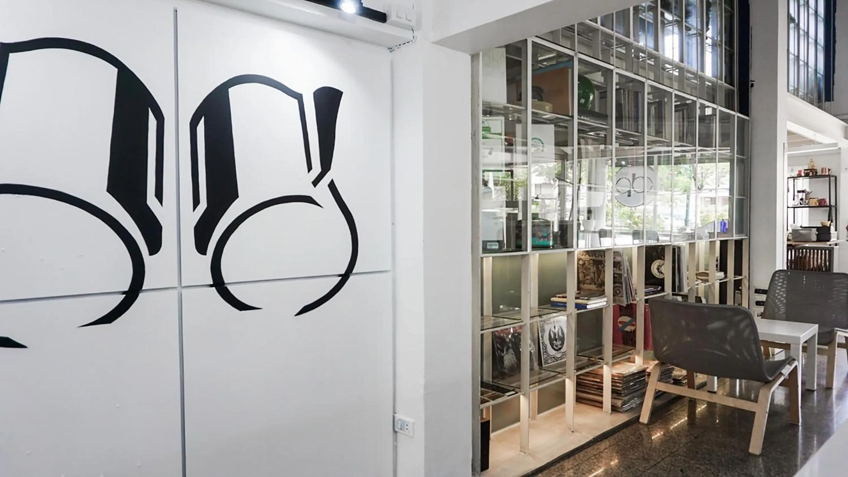 Restaurant/places to eat in Loogchoob Homestay