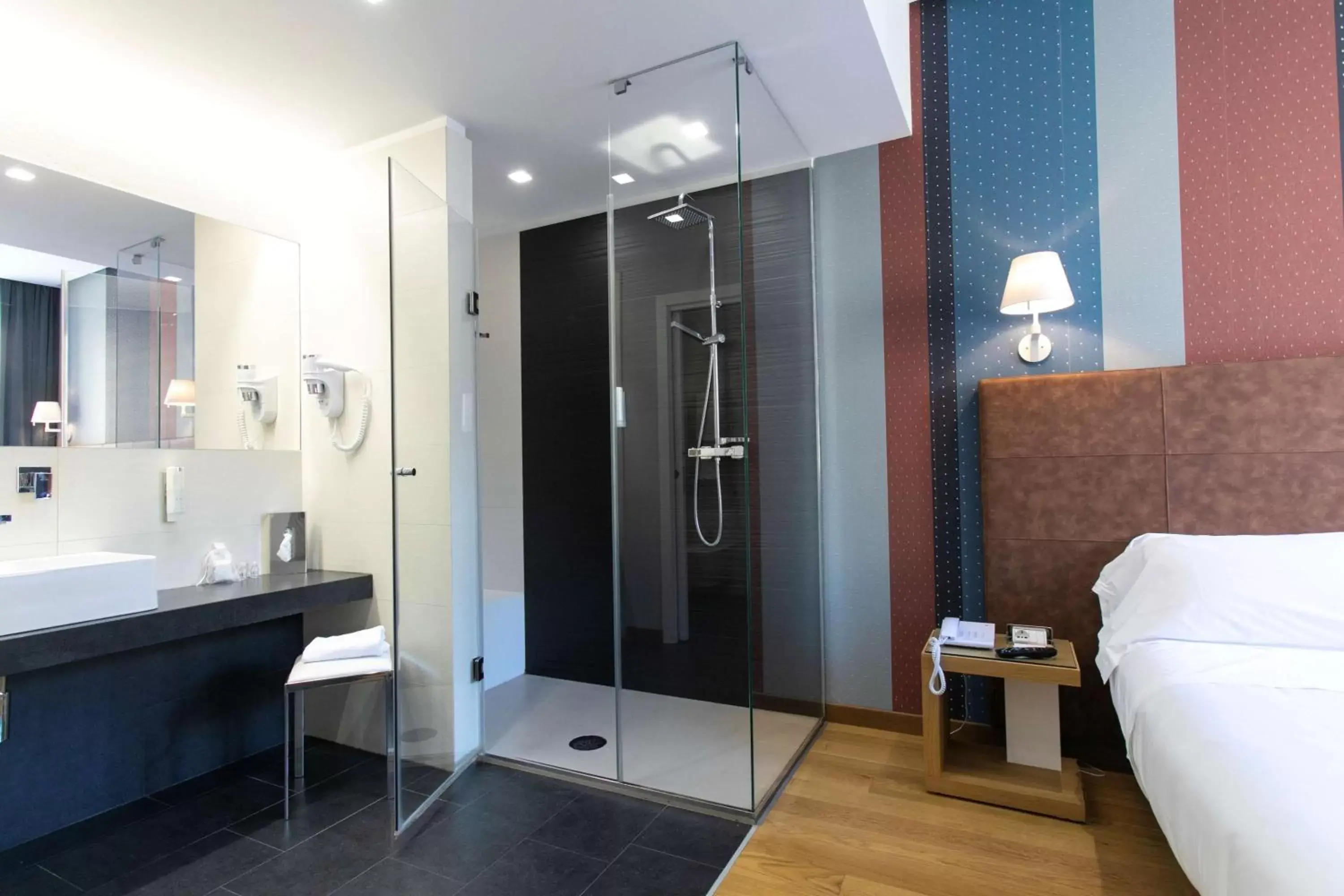 Photo of the whole room, Bathroom in Best Western Ai Cavalieri Hotel