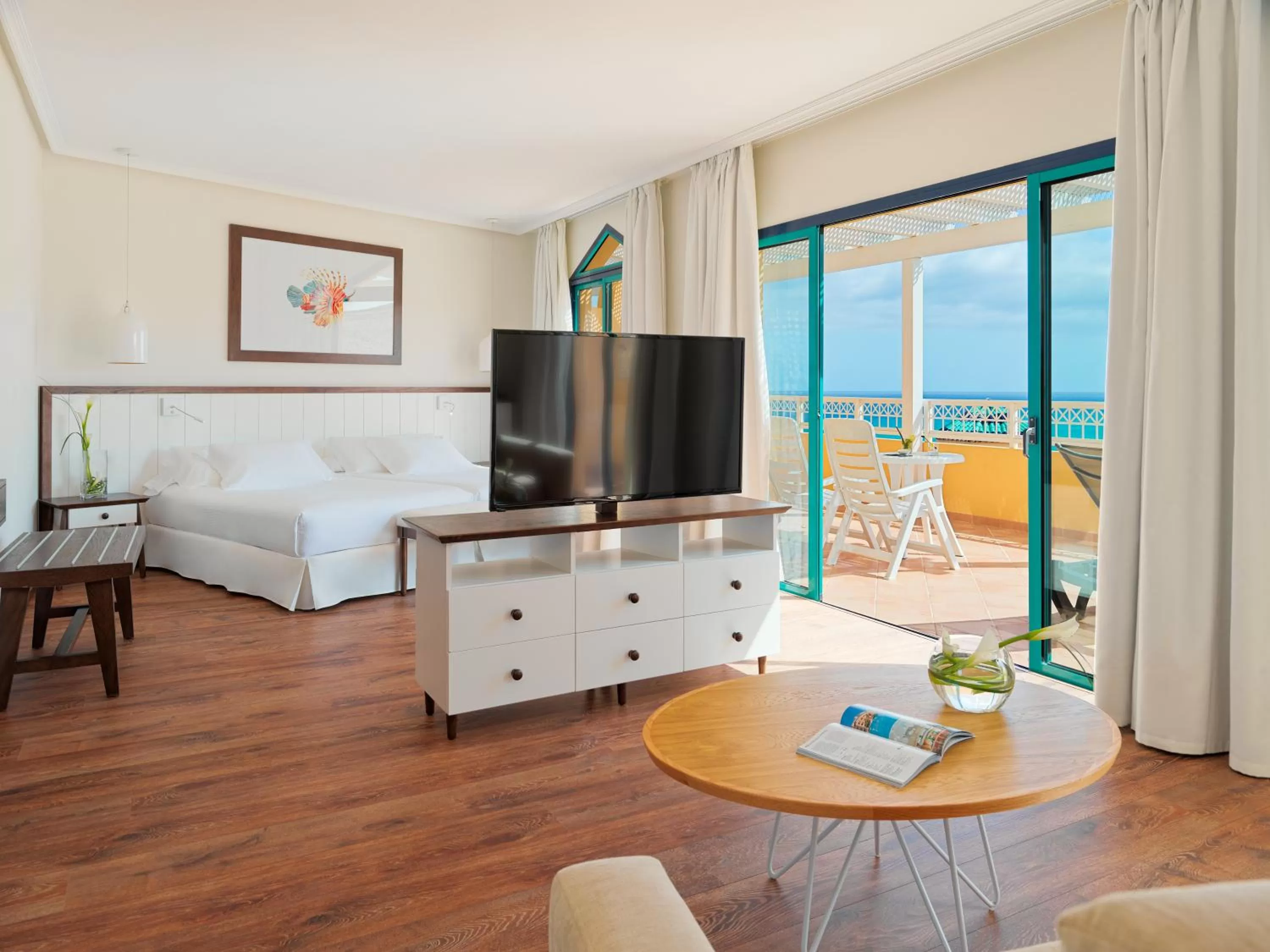 Photo of the whole room, Bed in H10 Playa Esmeralda - Adults Only