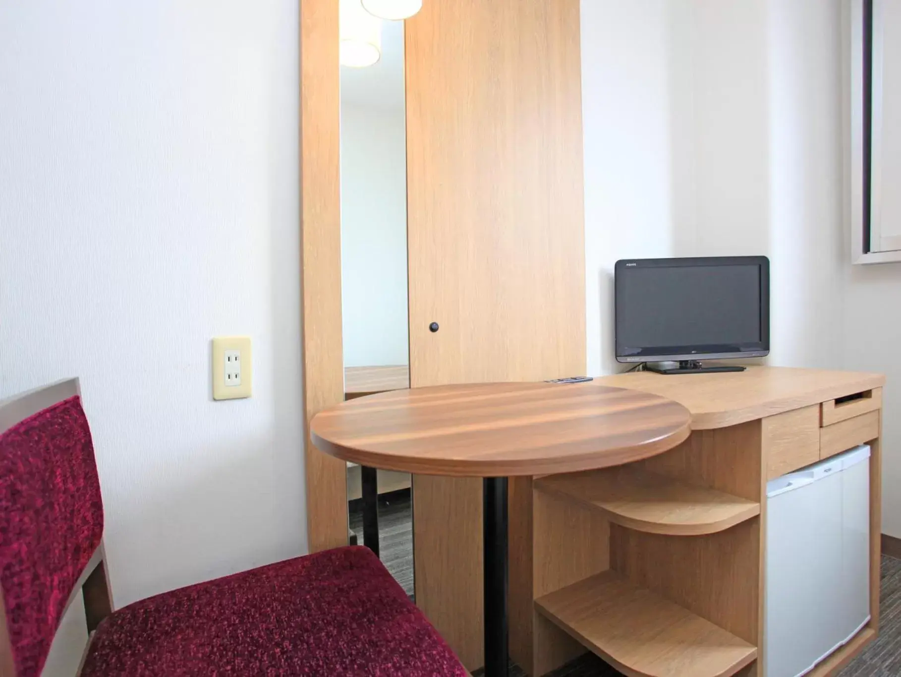 Photo of the whole room, TV/Entertainment Center in Urban Hotel Kusatsu